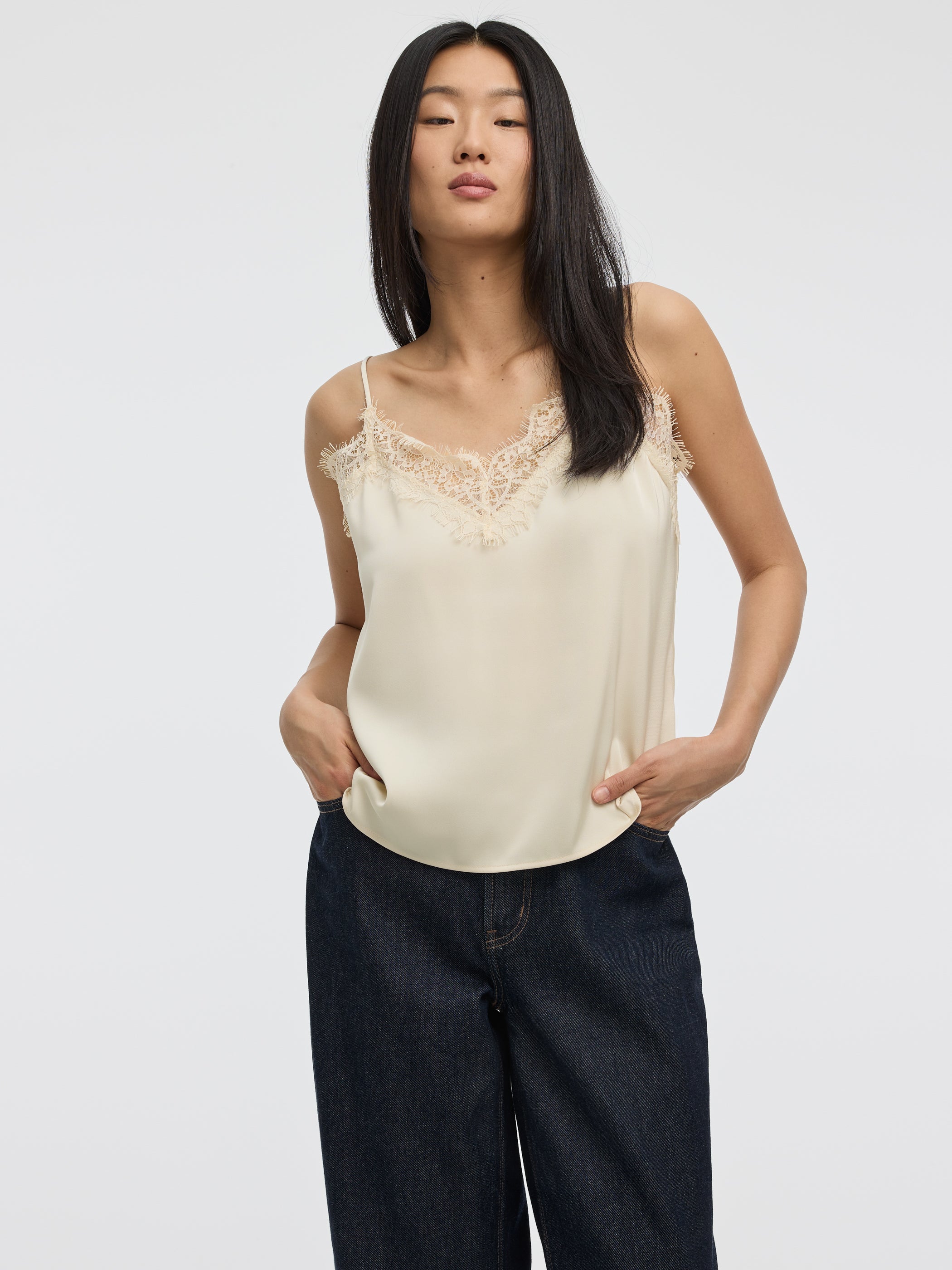 Women's Semi-Fitted V-Neck Satin Cami with Lace Trim | Reitmans