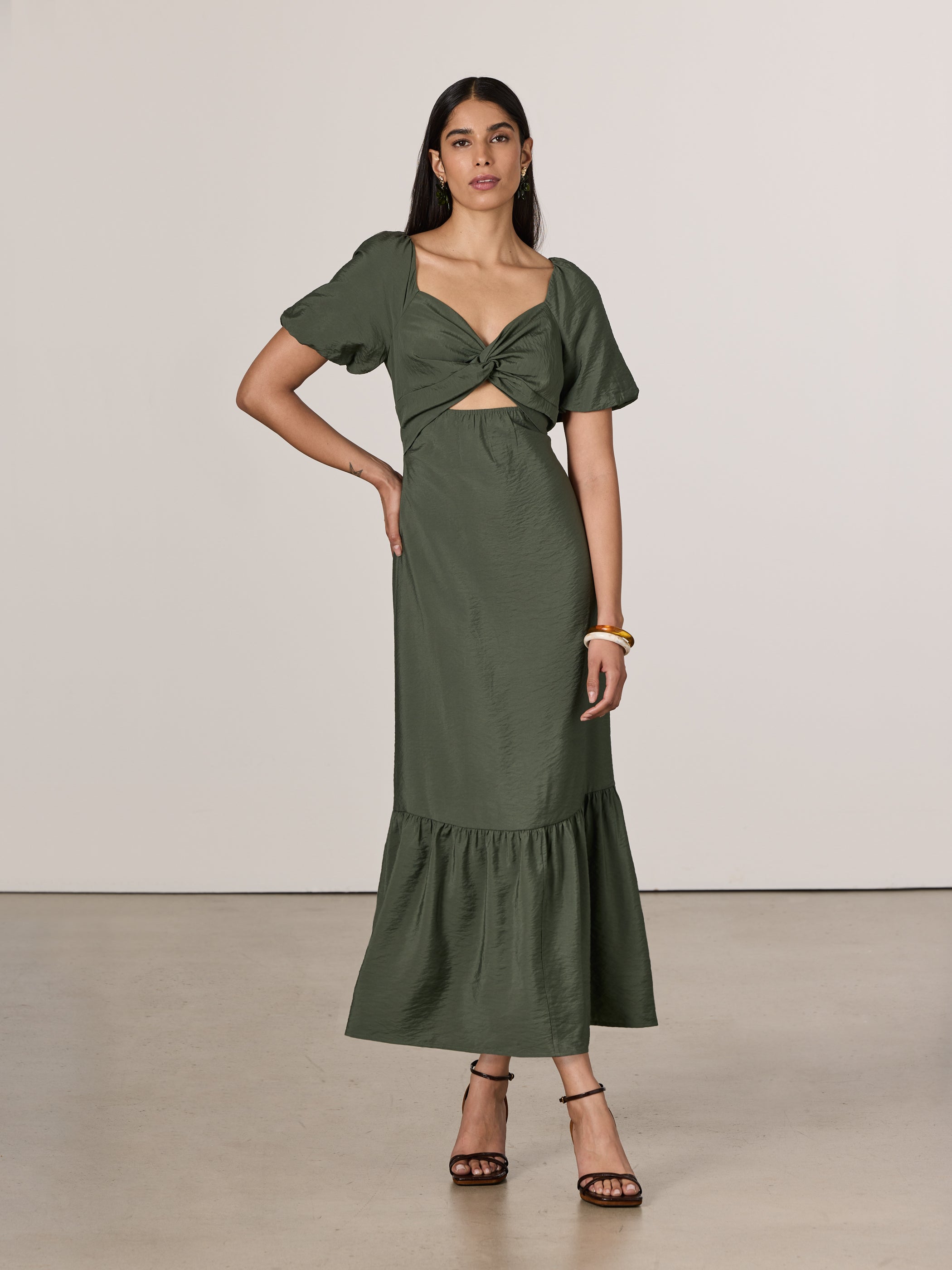 Women's Short-Puffy-Sleeve Tiered Maxi Dress Reitmans Women's Short-Puffy-Sleeve Tiered Maxi Dress Reitmans
