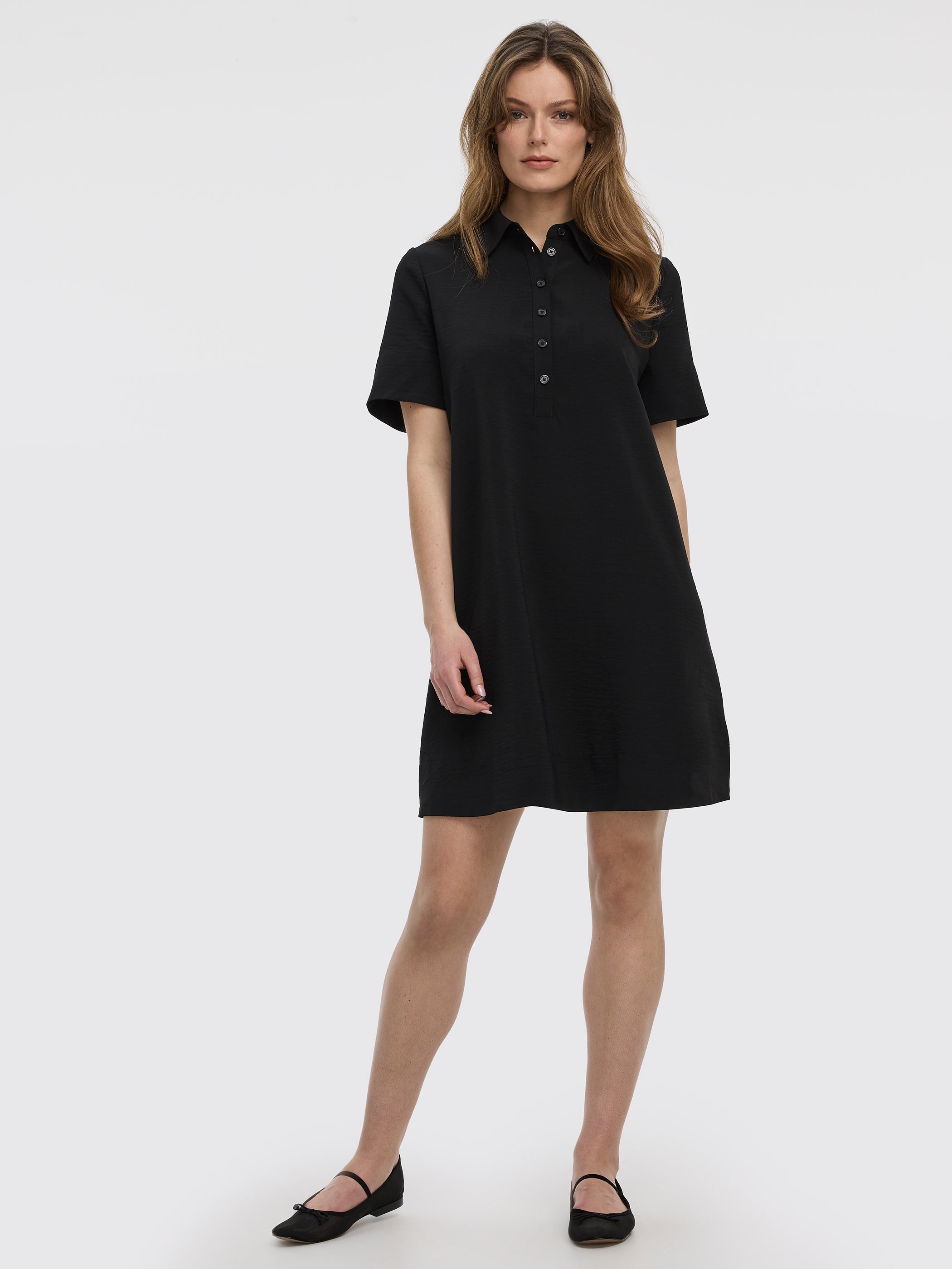 Short Sleeve Polo Dress Mブラック Women's Short-Sleeve Polo Dress with Satin Fabric – Reitmans