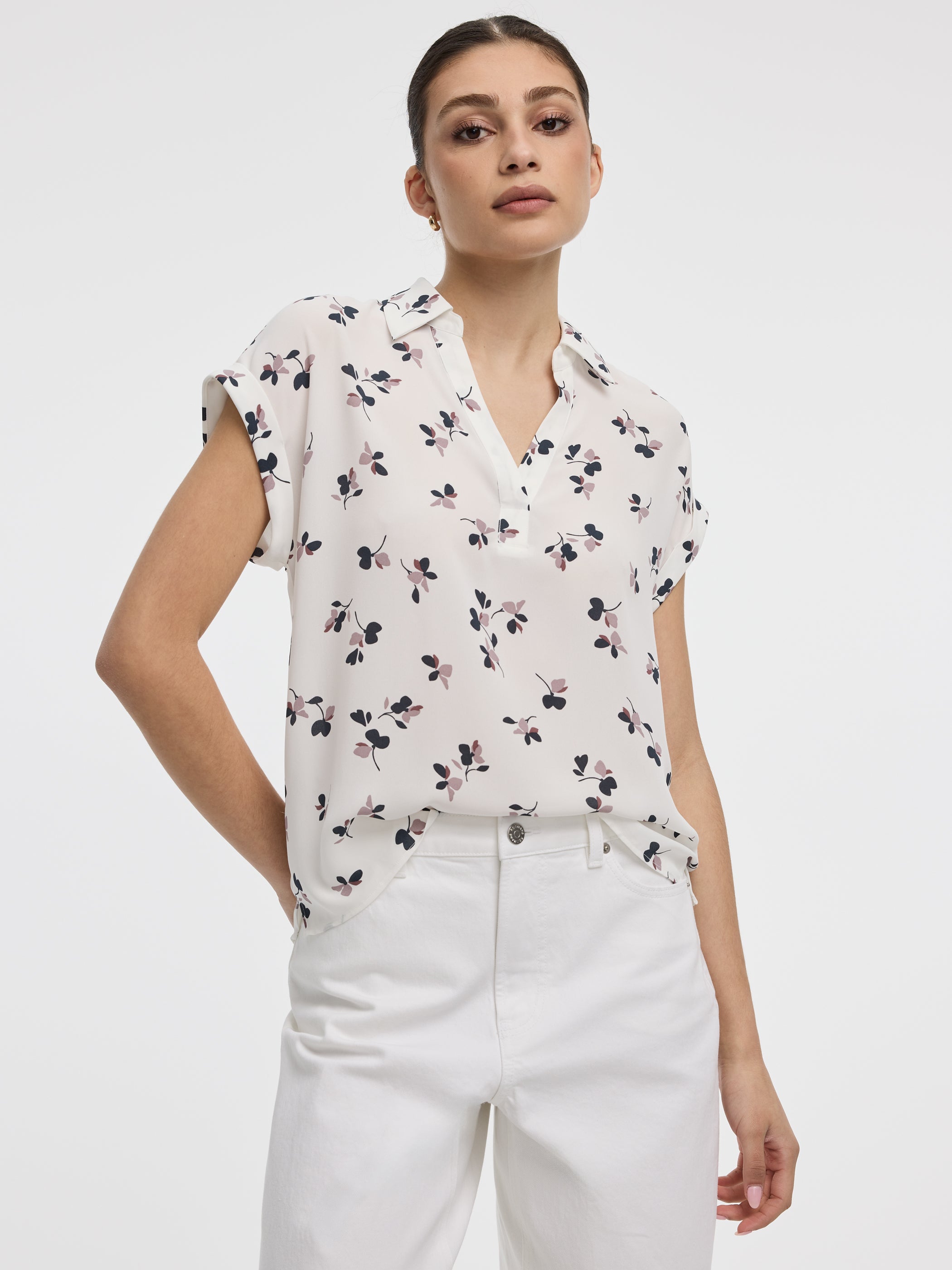 Extended-SleeveV-NeckFlowyBlouse-REssentials