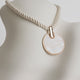 Collier court en corde avec pendentif nacré