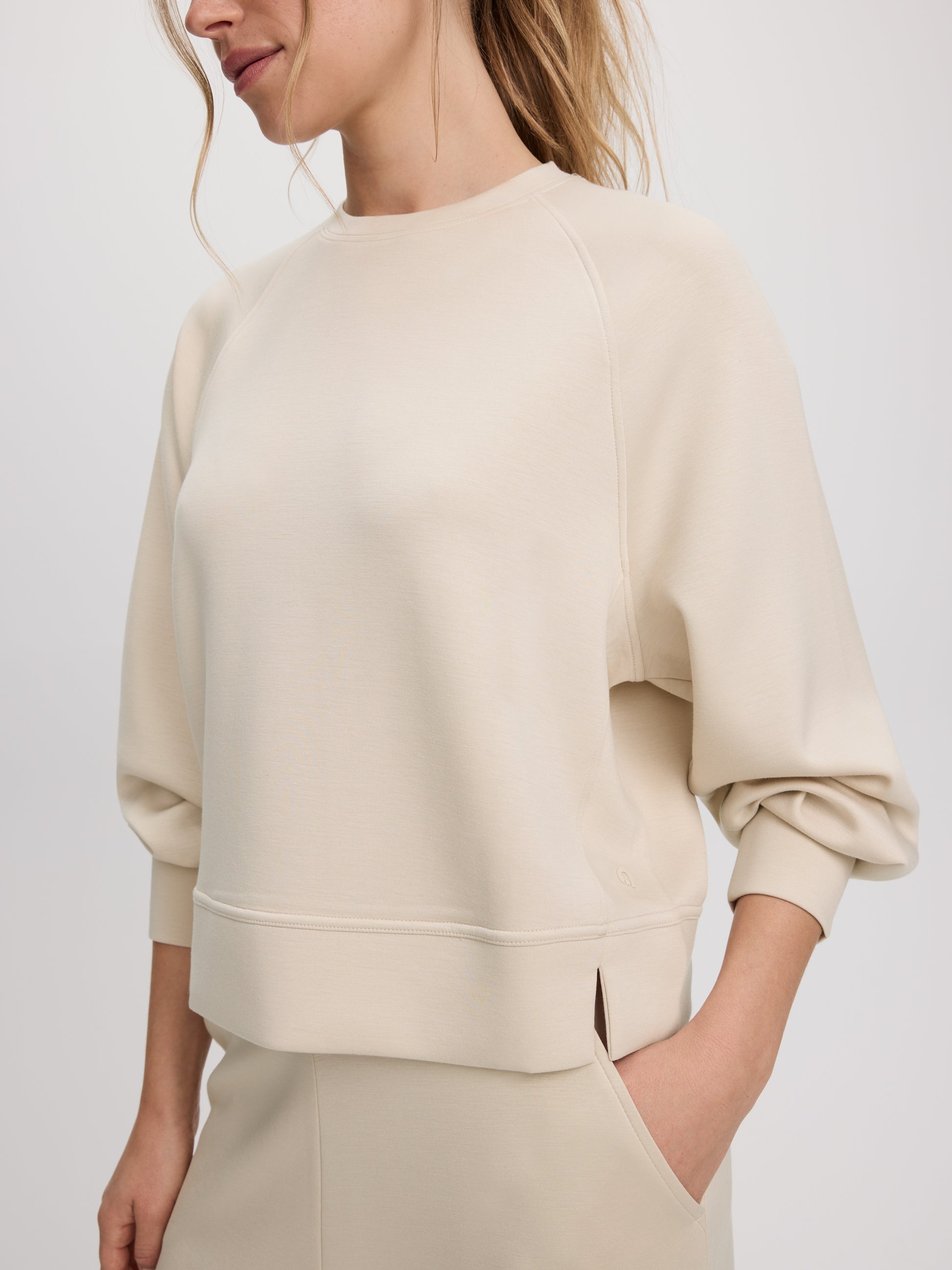 Long-Sleeve Sweatshirt - HYLUX Hyba