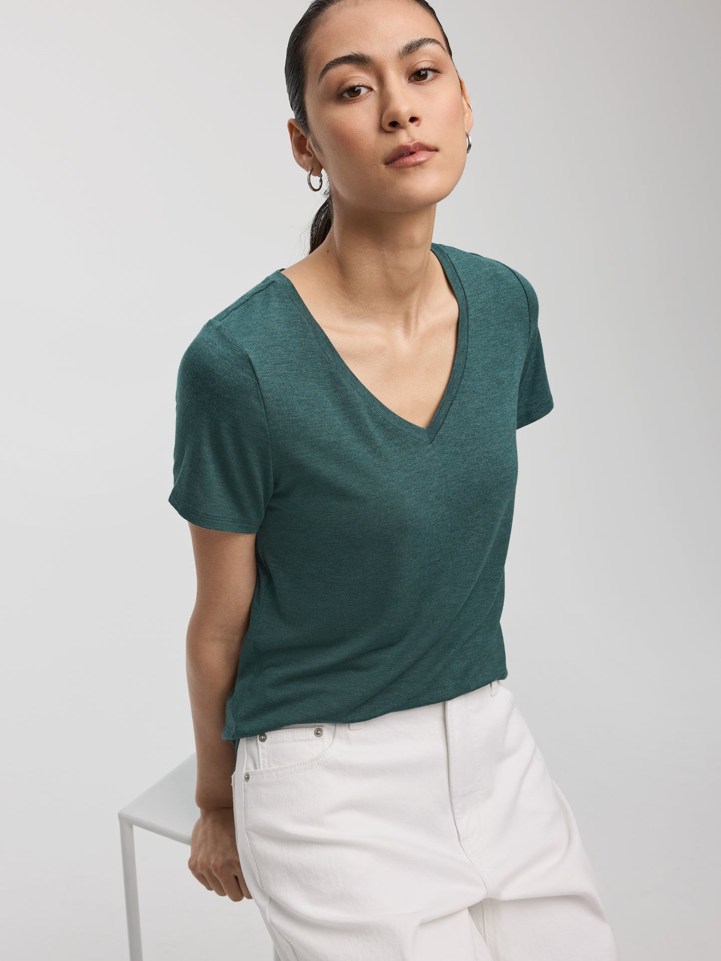 T-shirt à col V - R Essentiels