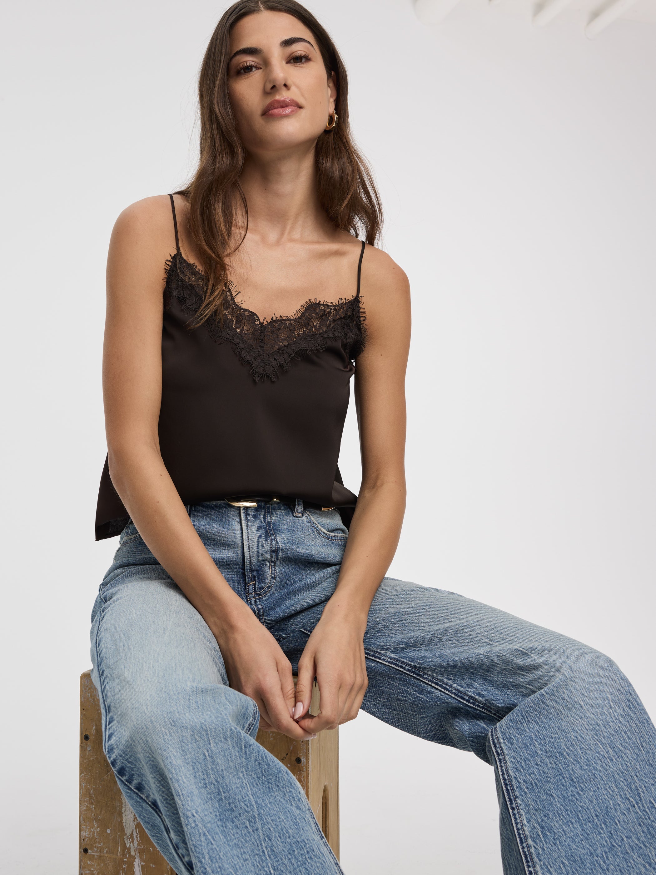 Women's Semi-Fitted V-Neck Satin Cami with Lace Trim | Reitmans