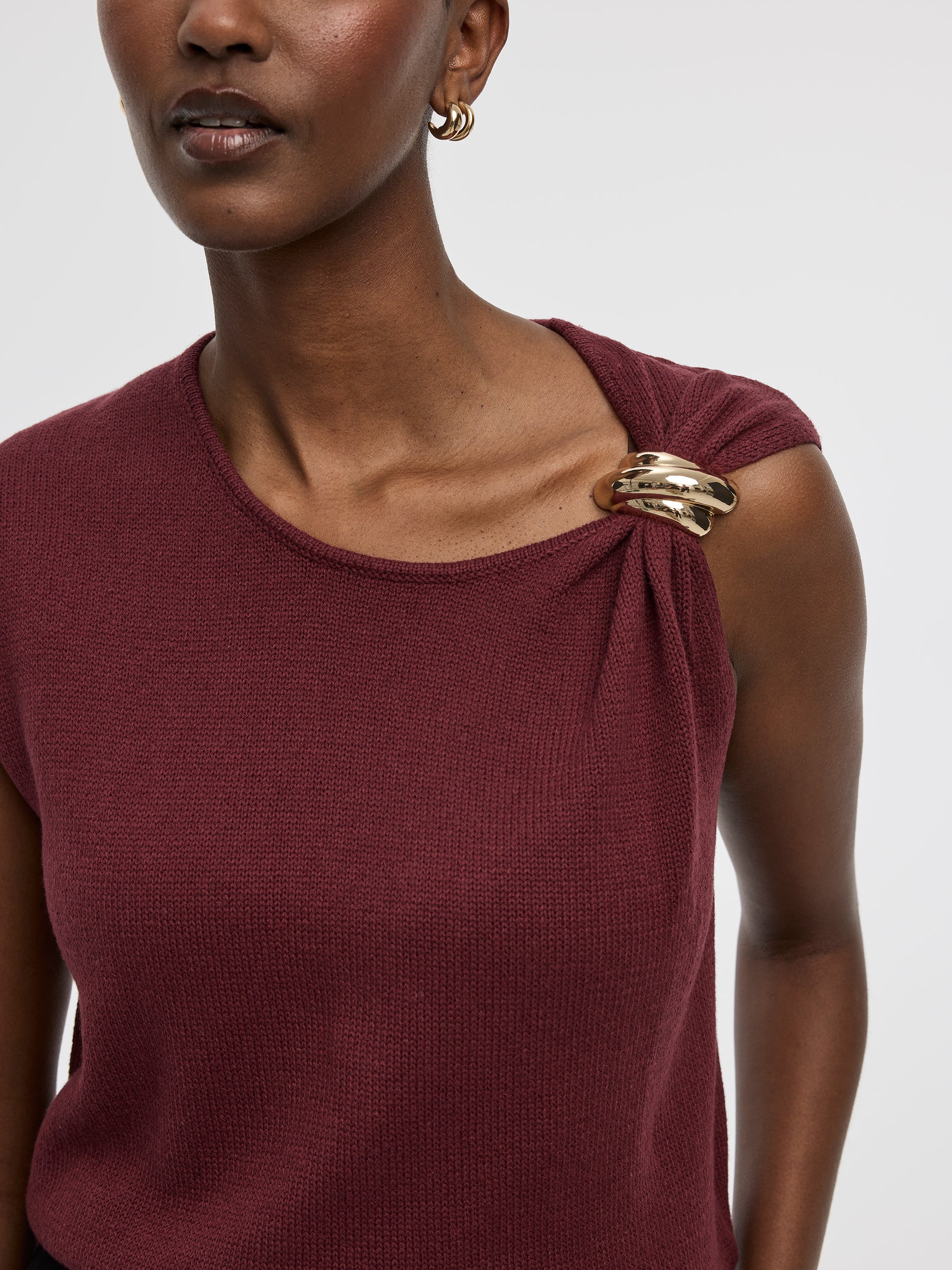 Extended-Sleeve Crew-Neck Sweater with Brooch