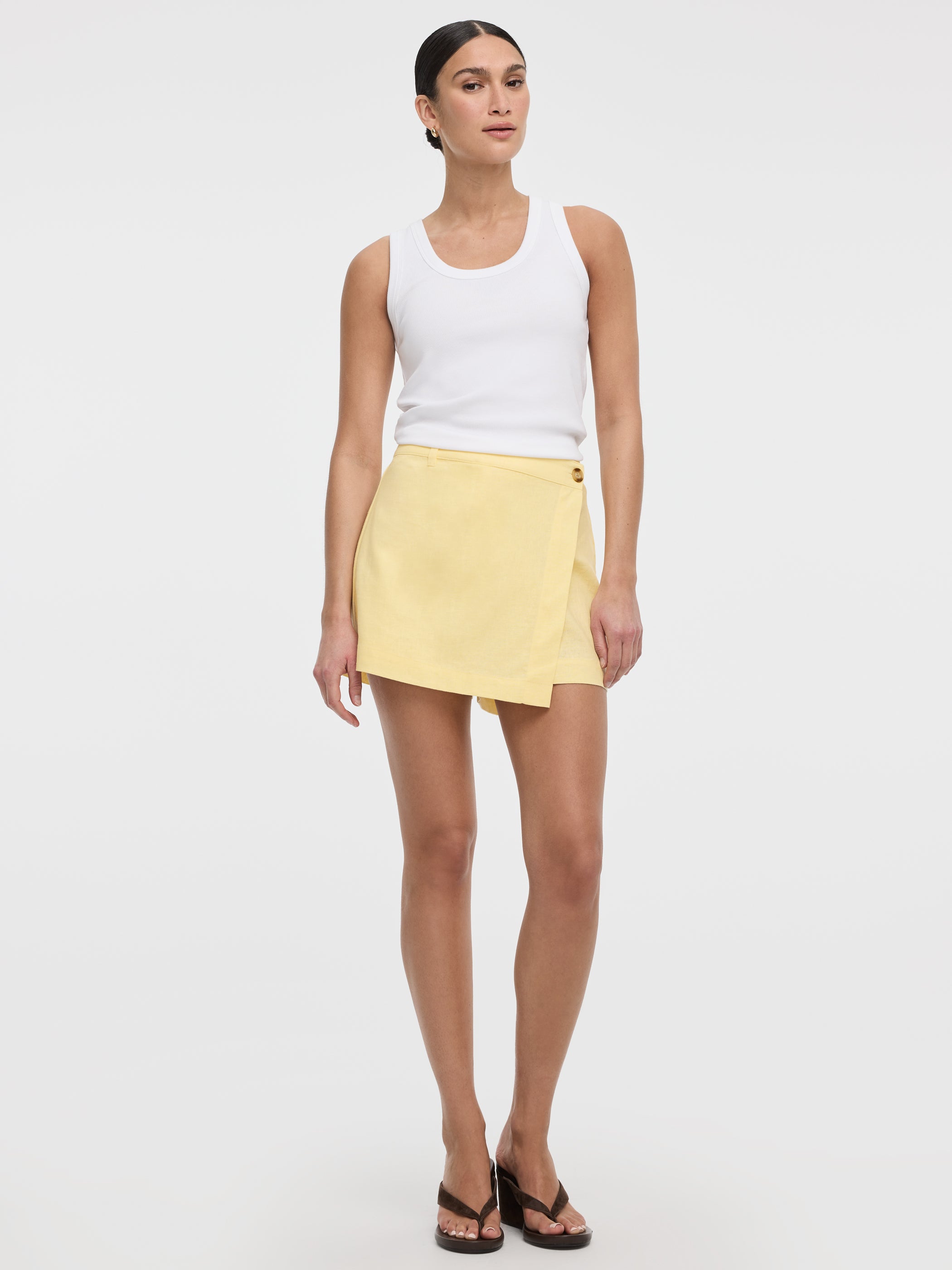 Jupe-short portefeuille en mélange de lin