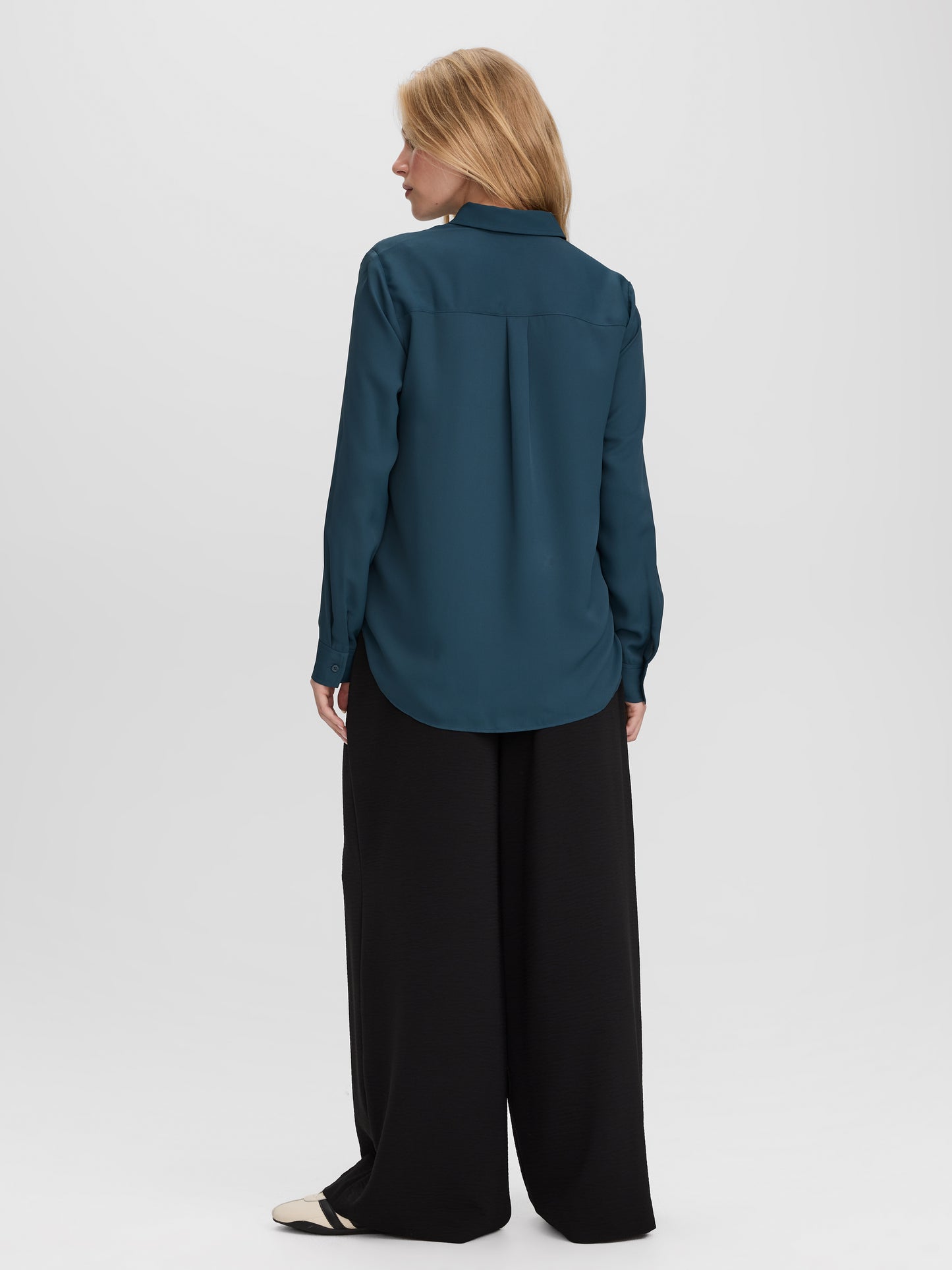 Long-Sleeve Blouse - R Essentials