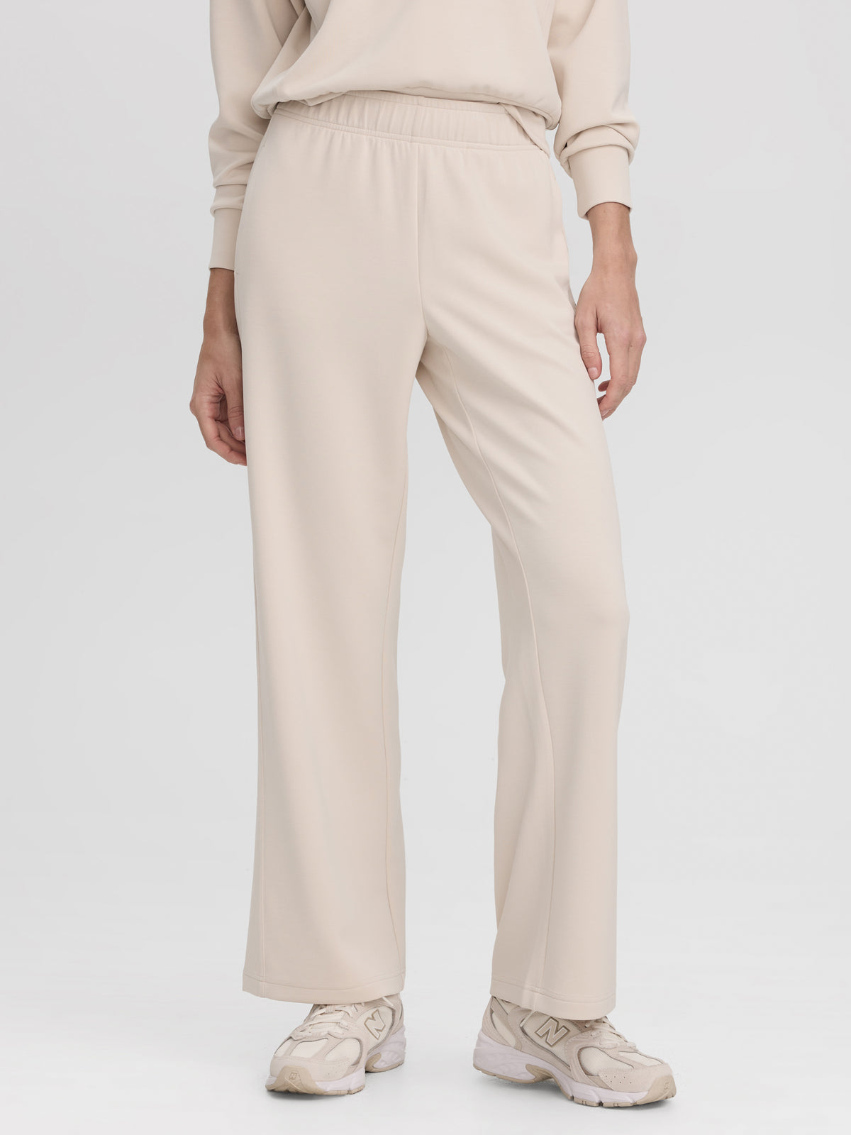 Straight-Leg Pull-On Pant - HYLUX Hyba