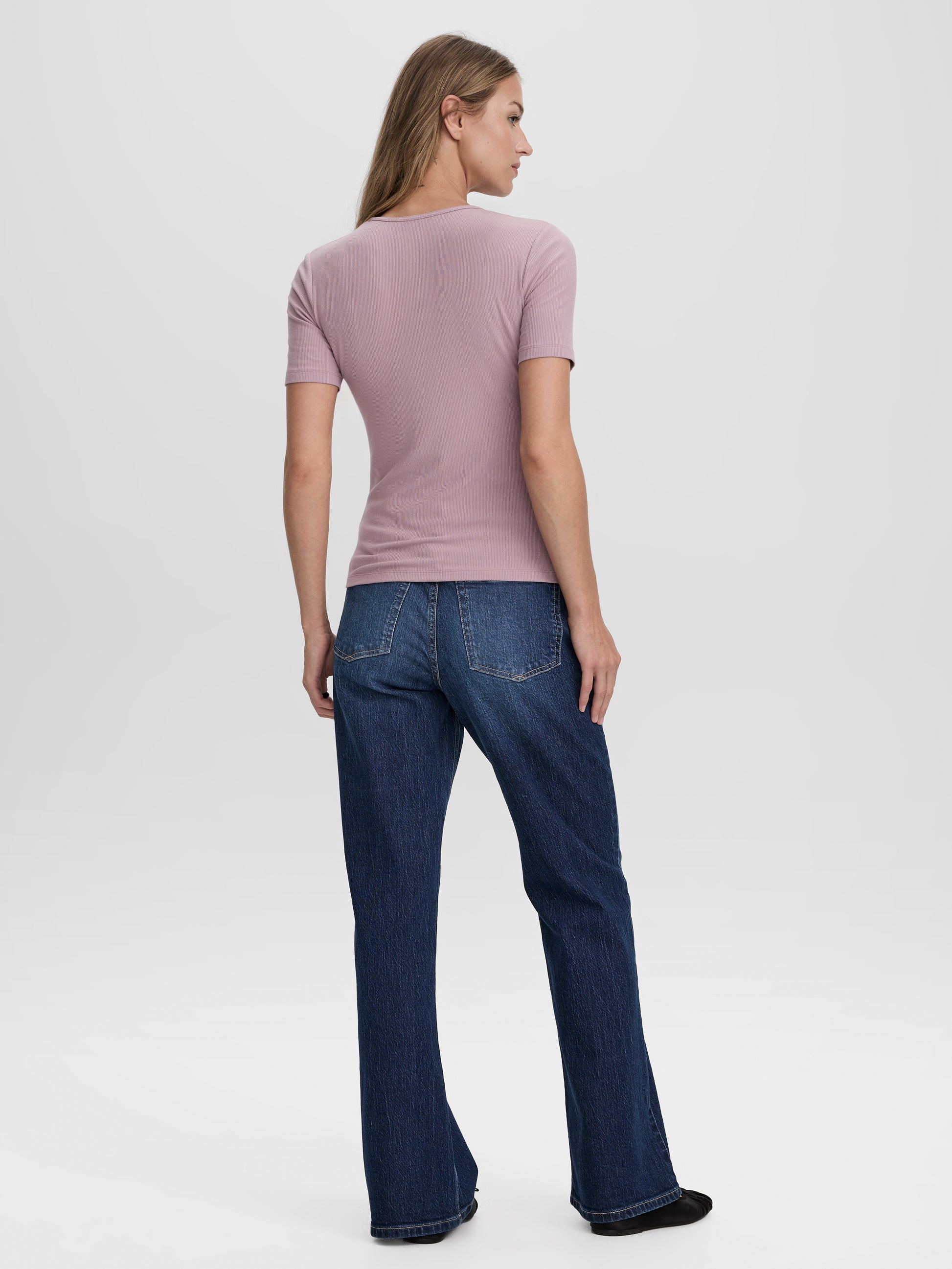 Long-Sleeve Crew-Neck Ribbed T-Shirt - R Essentials