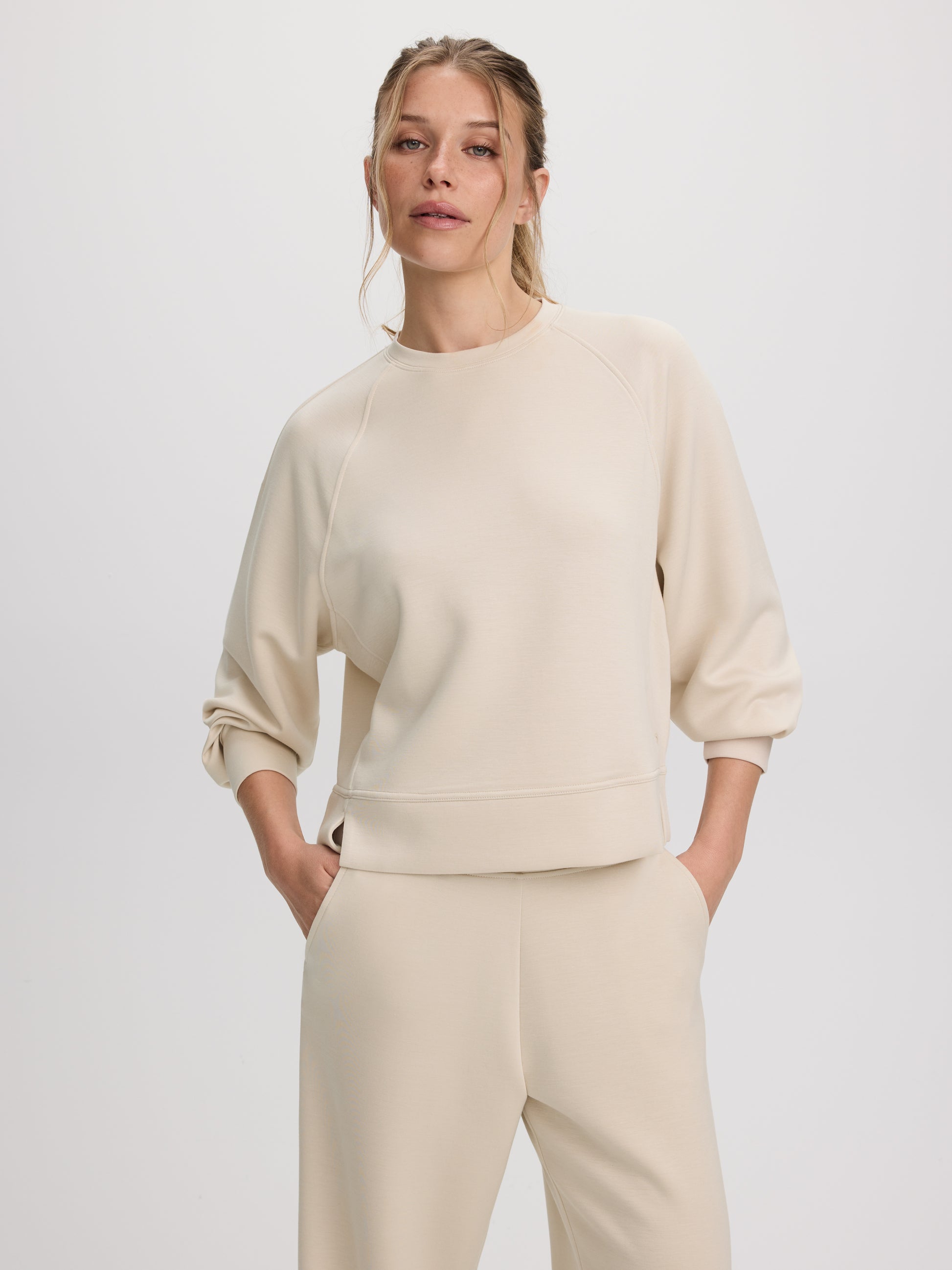 Long-Sleeve Sweatshirt - HYLUX Hyba