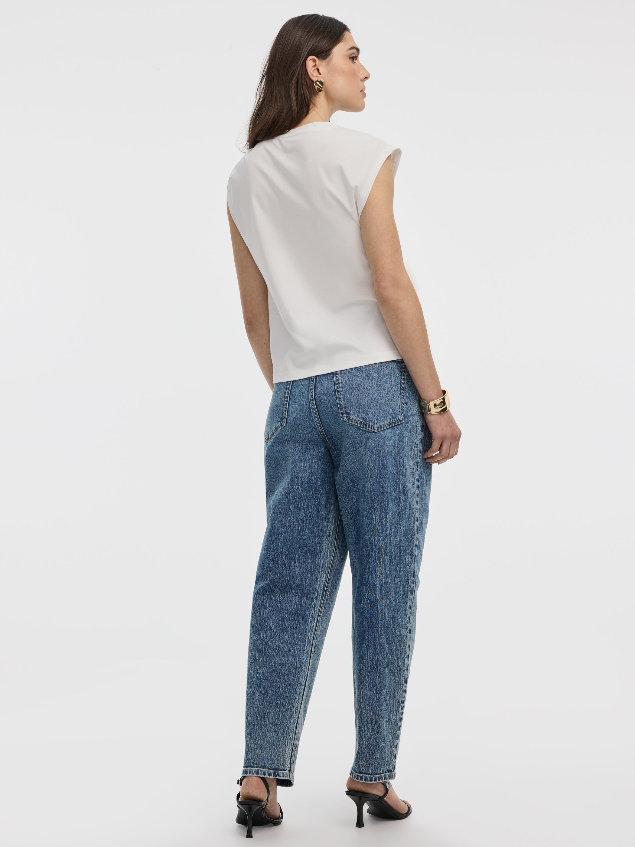 Haut froncé avec anneau en métal