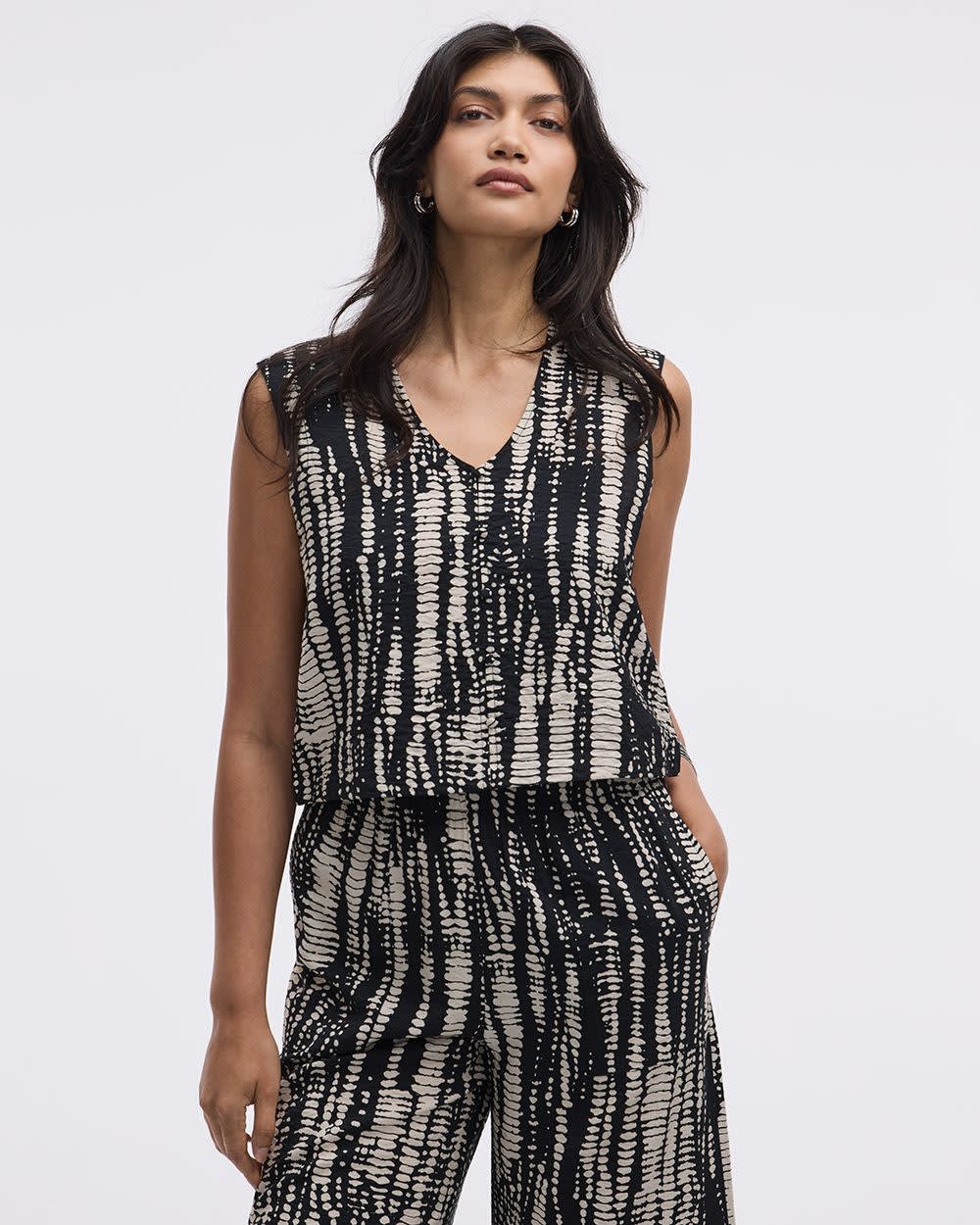 Extended-Sleeve V-Neck Buttoned-Down Blouse