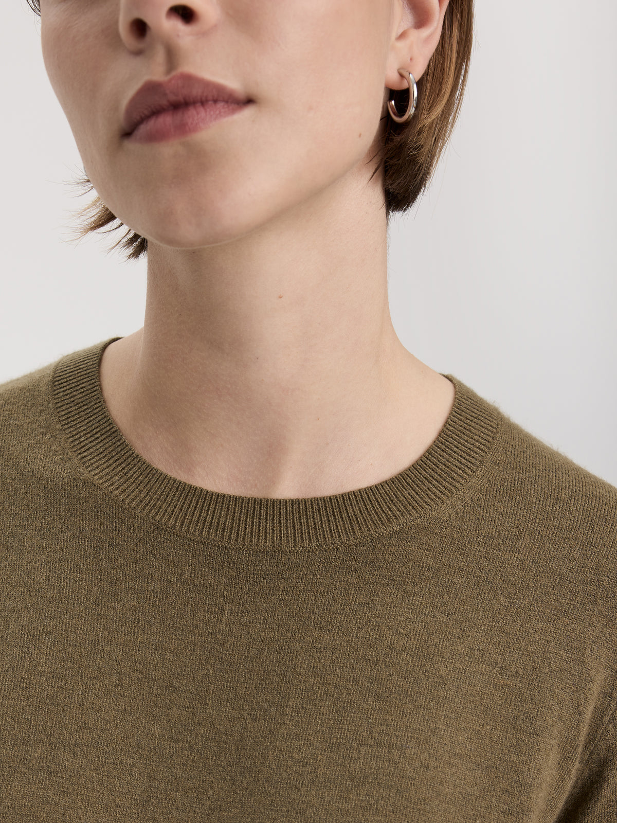 Long-Sleeve Crew-Neck Pullover - R Essentials