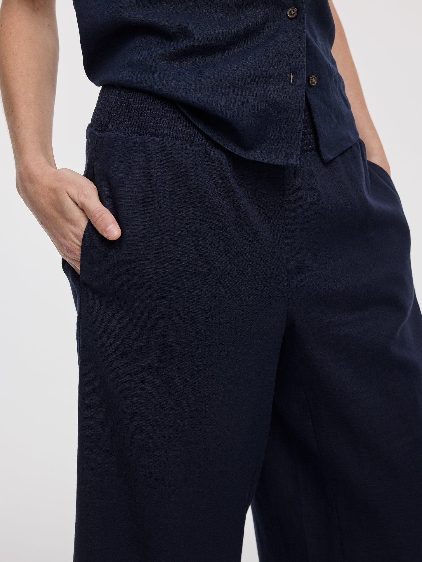 Cropped Wide-Leg Linen-Blend Pant