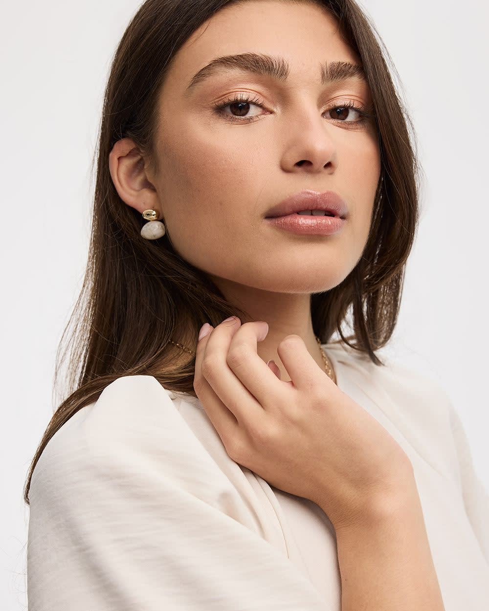 Boutons d'oreilles avec pierres en résine