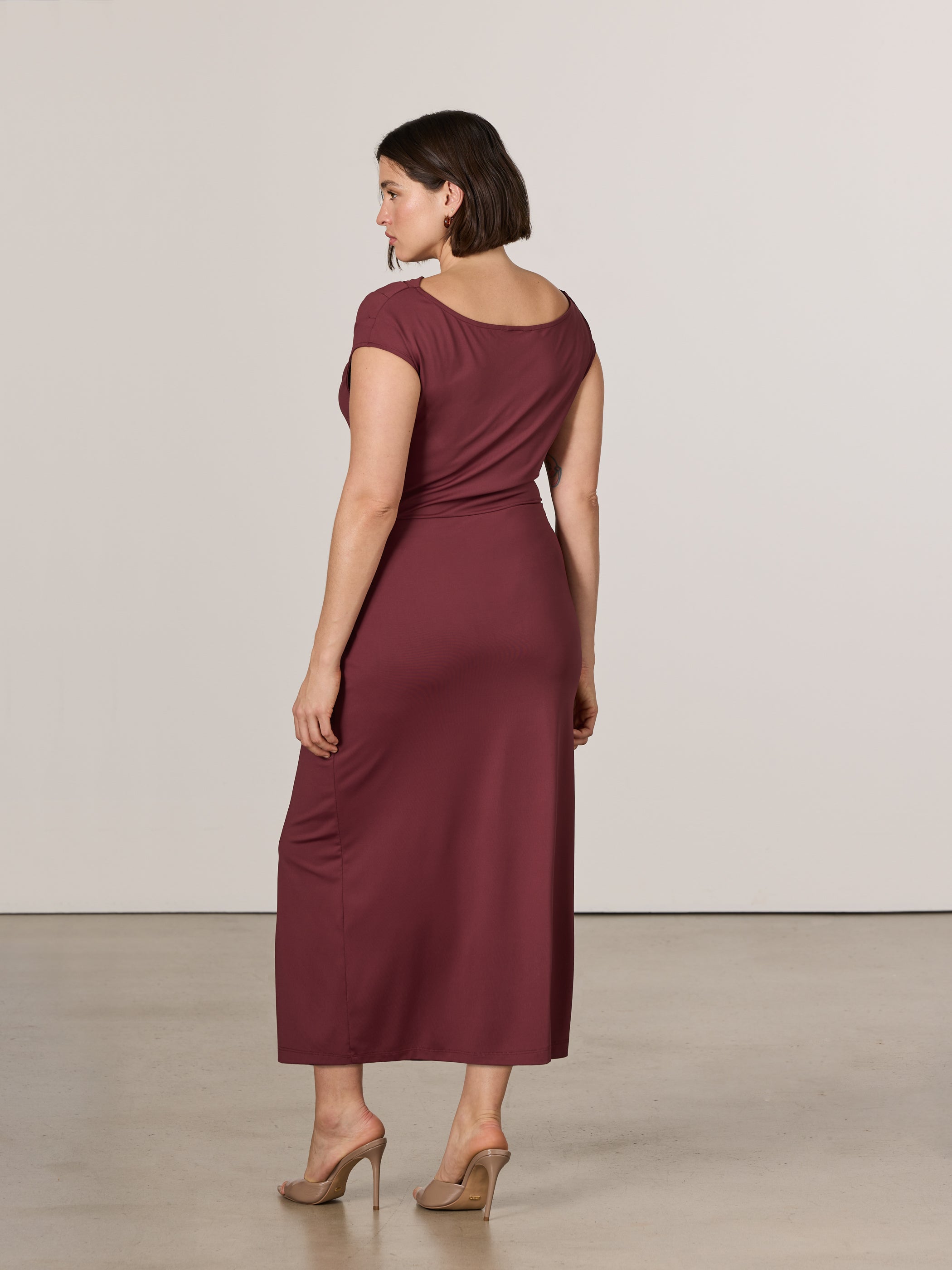 Women’s Short-Sleeve Bodycon Midi Dress with Wrap Skirt | Reitmans