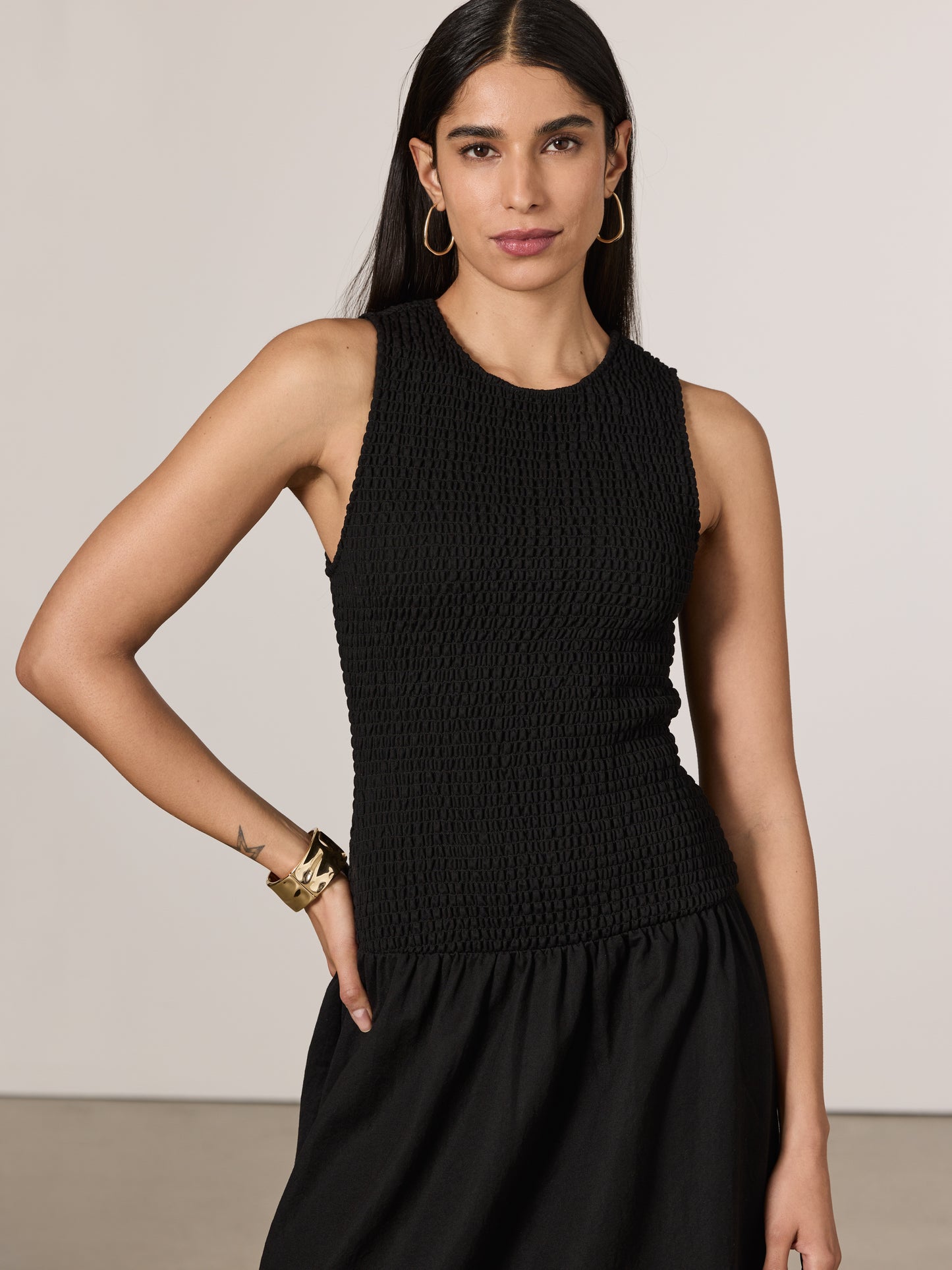 Women's Sleeveless Maxi Dress with Smocked Top – Reitmans Women's Sleeveless Maxi Dress with Smocked Top – Reitmans