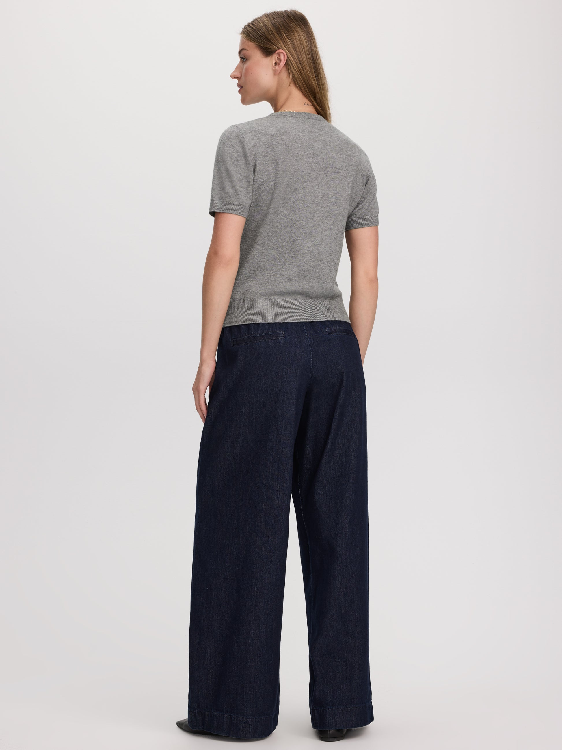 Short-Sleeve Crew-Neck Sweater - R Essentials