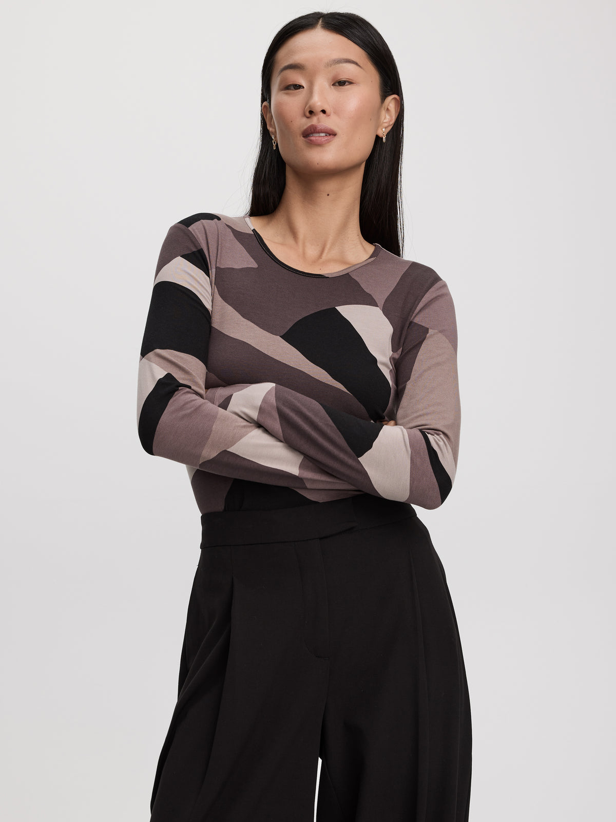 Long-Sleeve Crew-Neck T-Shirt - R Essentials