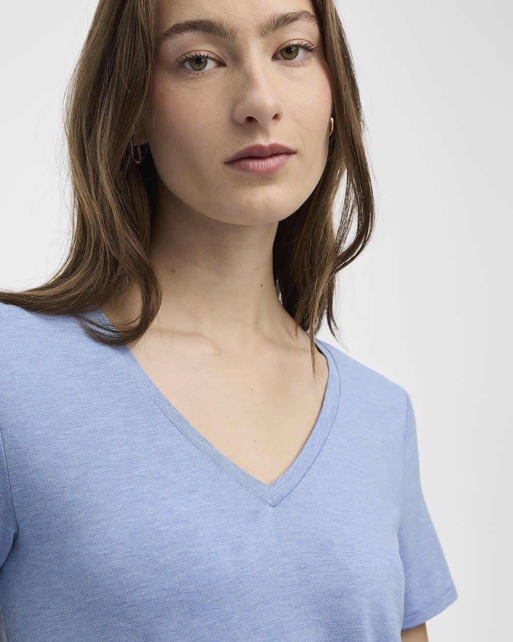 Short-Sleeve V-Neck Tee - R Essentials