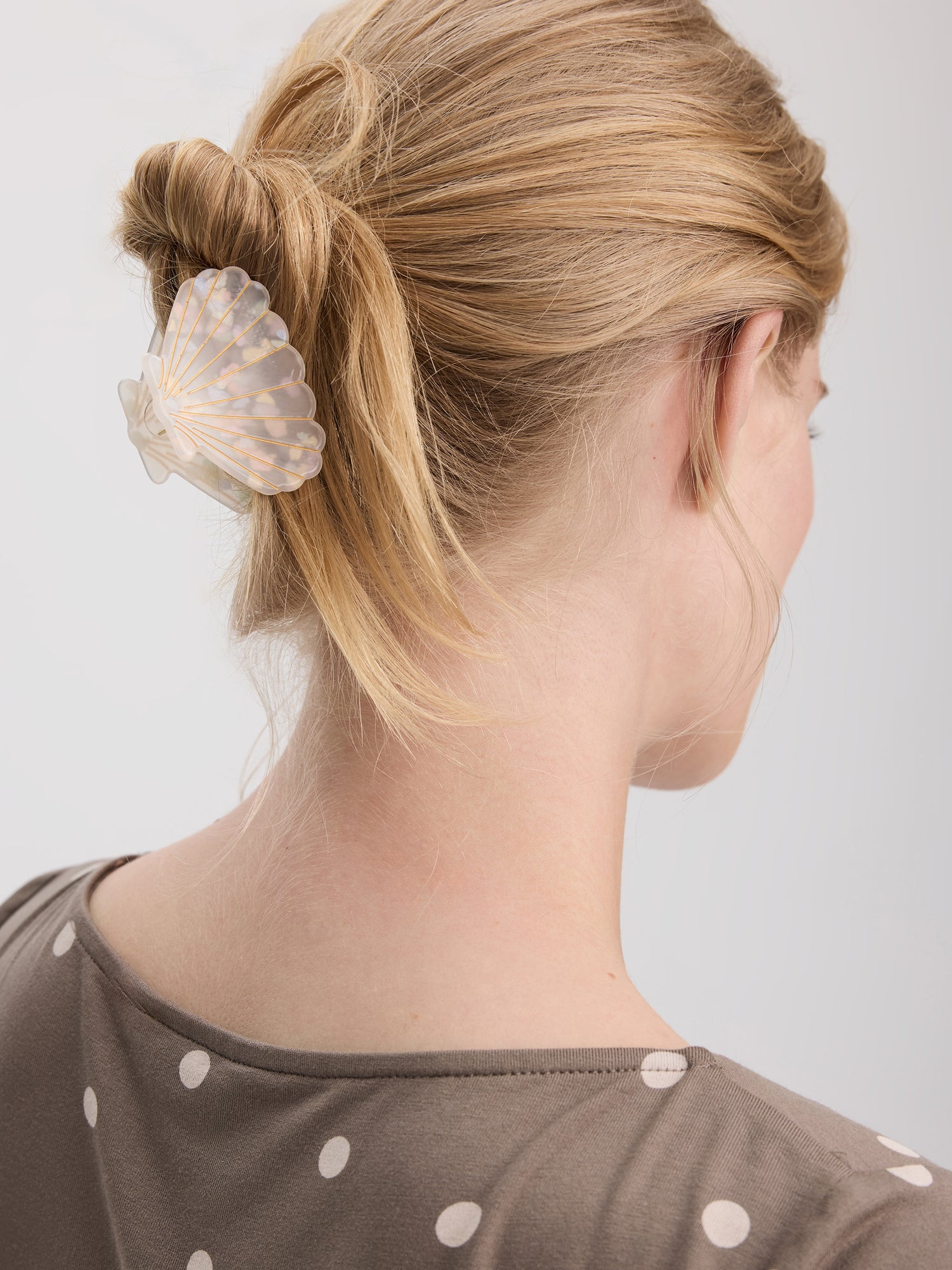Shell Hair Clip