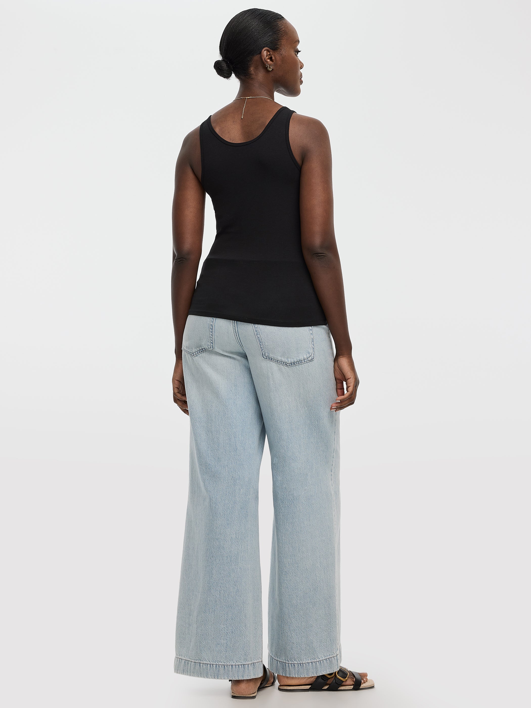 Scoop-Neck Tank Top - R Essentials