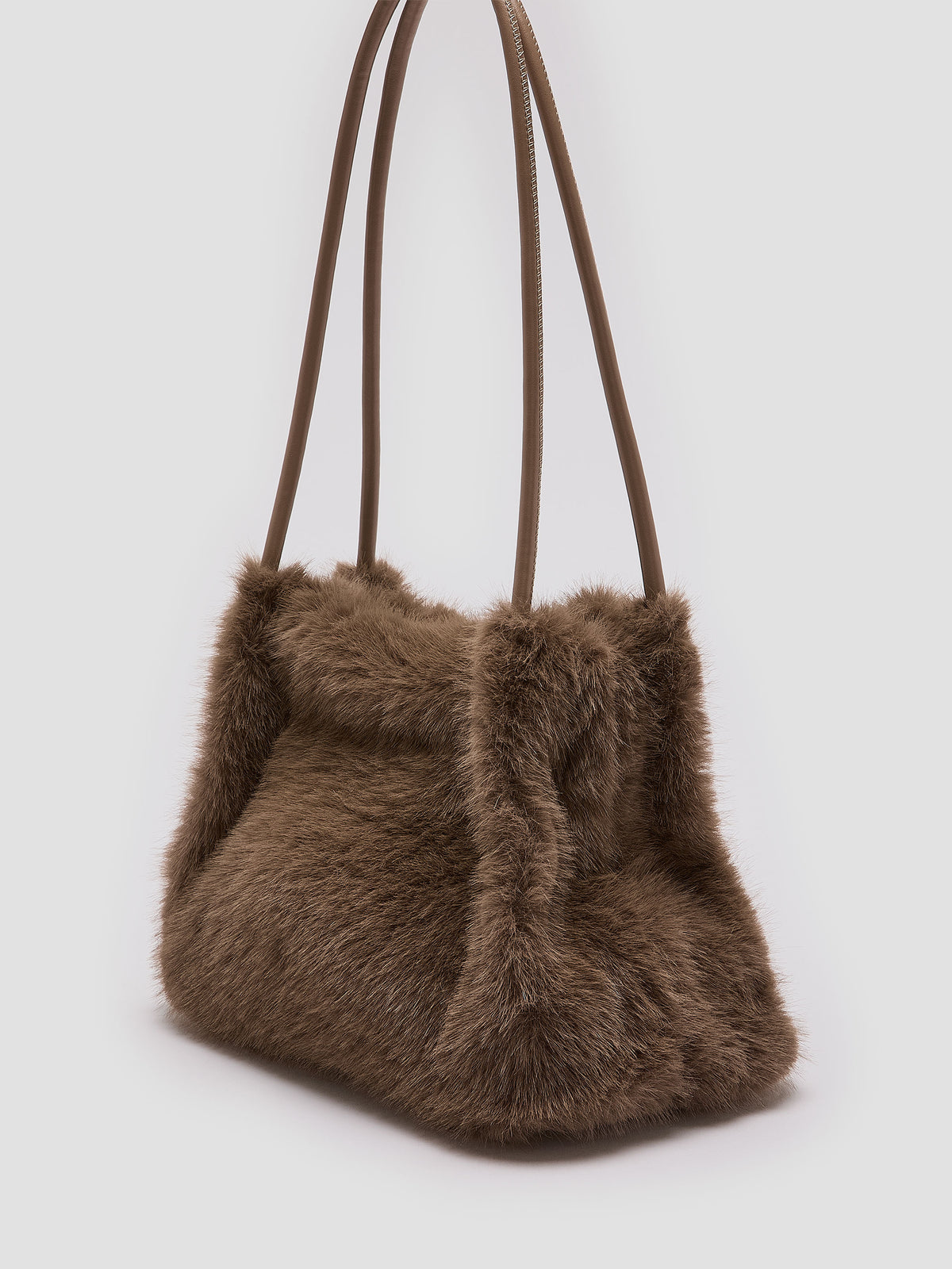 Sac porté épaule en fausse fourrure