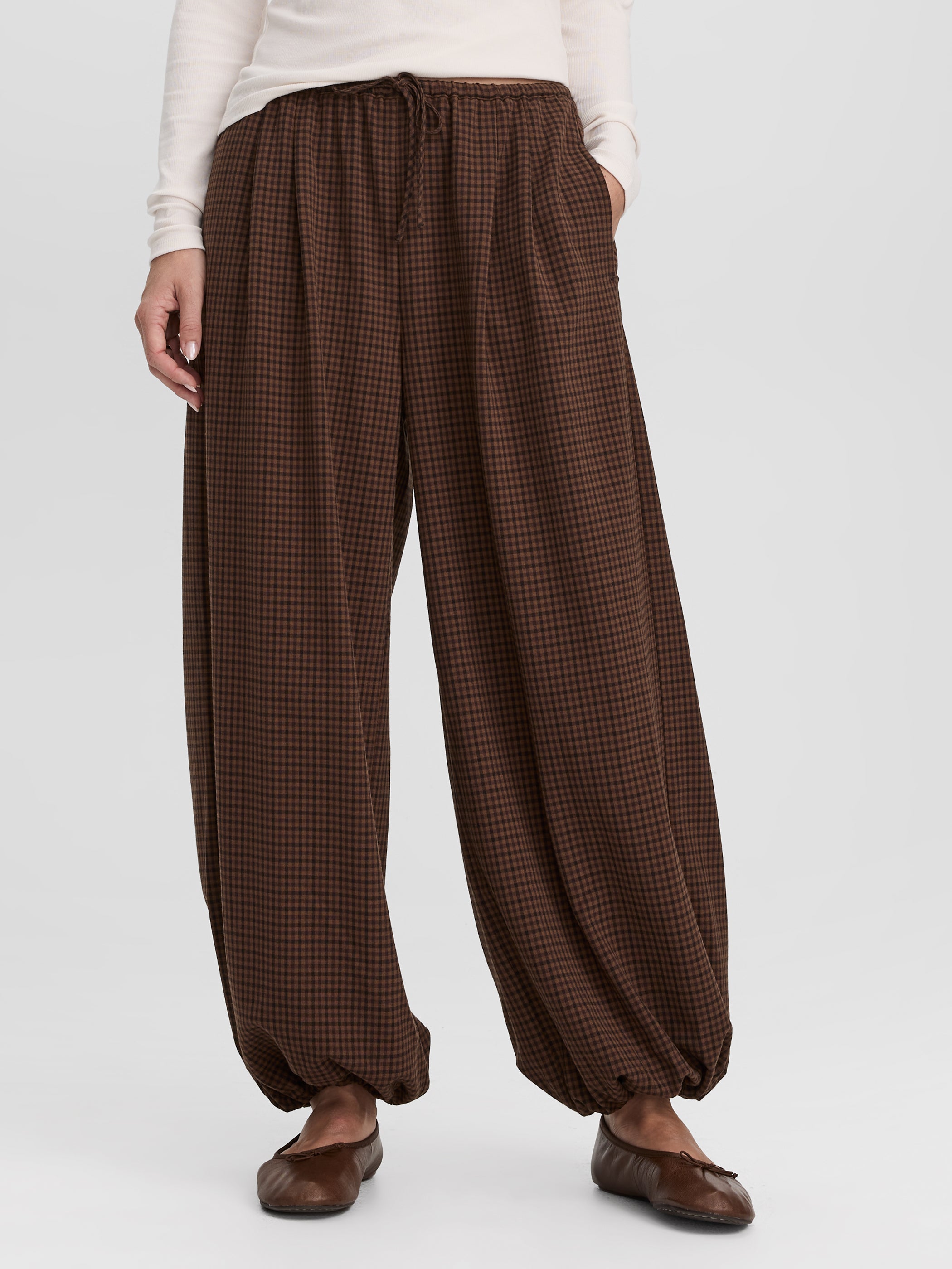 High-Rise Flowy Balloon Pant