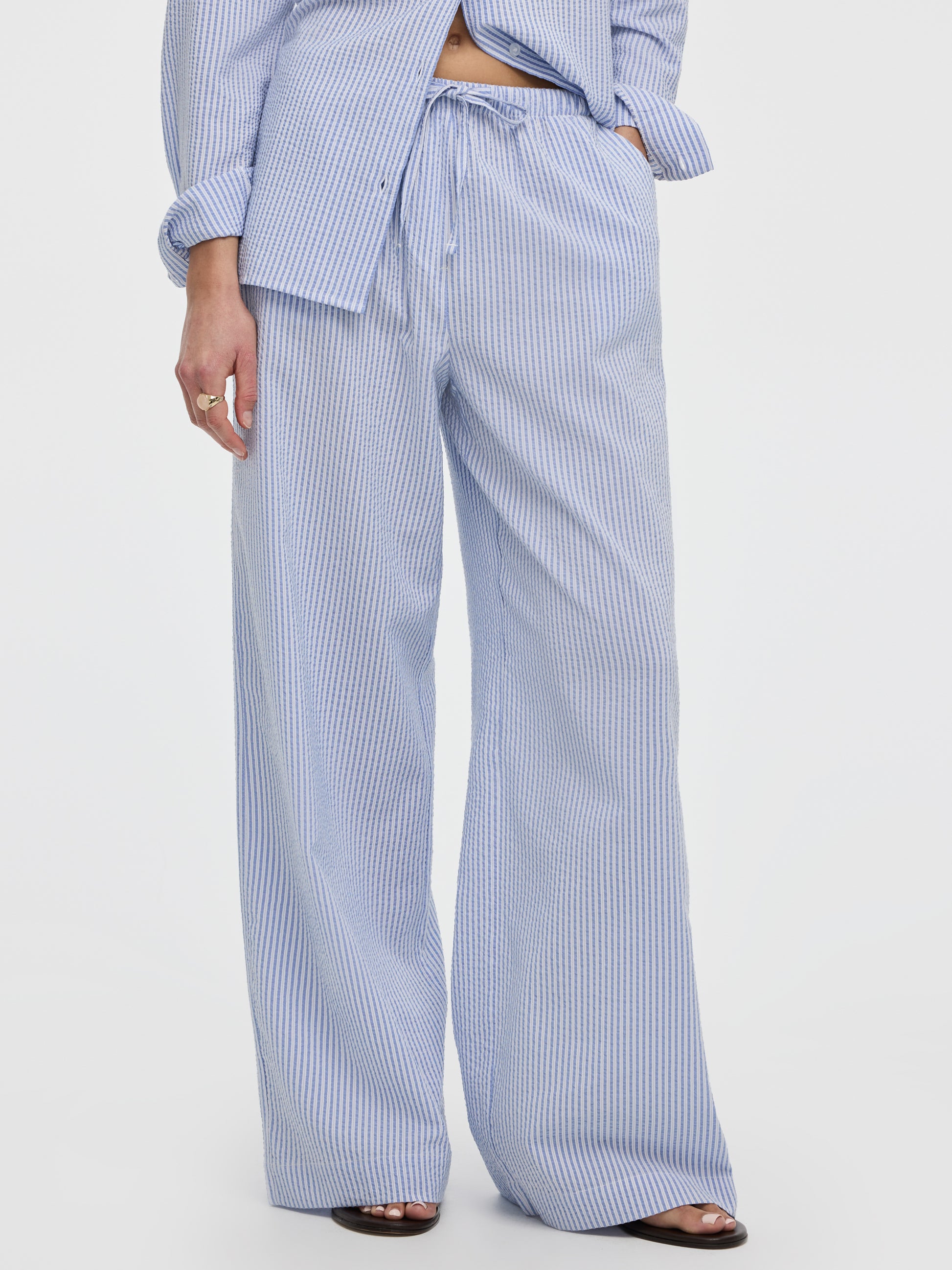 Striped Wide-Leg Seersucker Pant