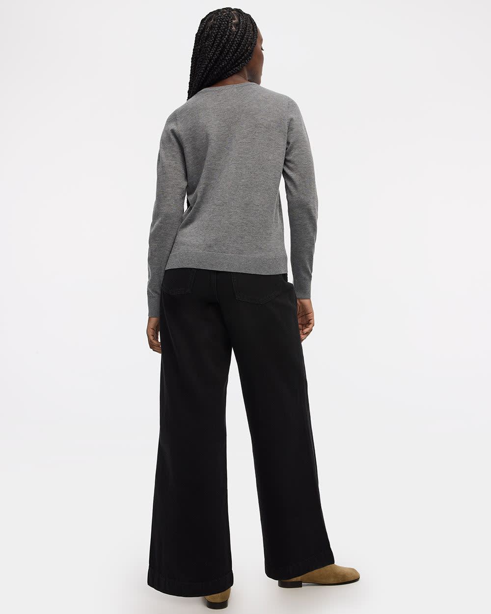 Crew-Neck Cardigan - R Essentials