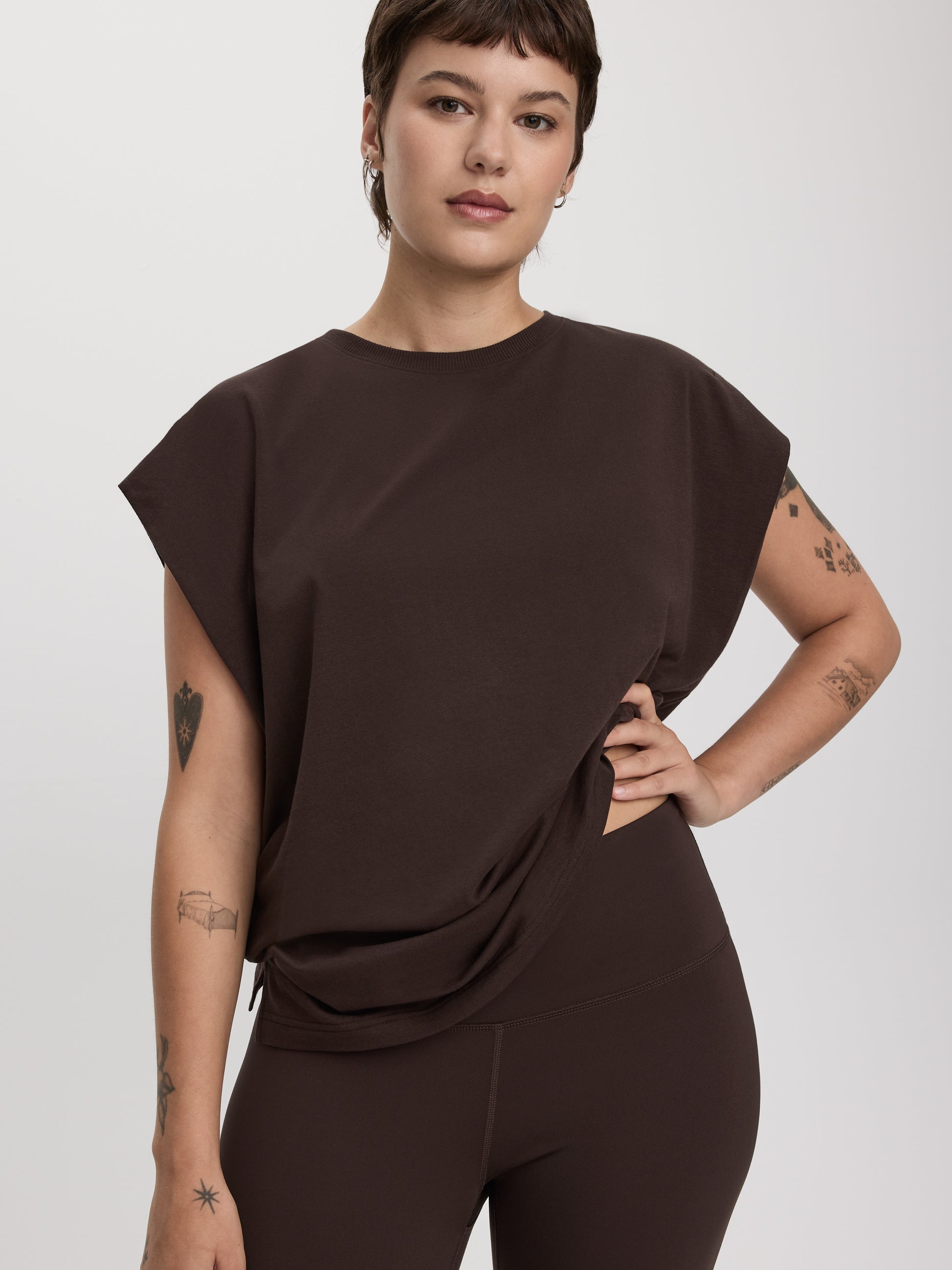 Sleeveless Crew-Neck T-Shirt - Hyba