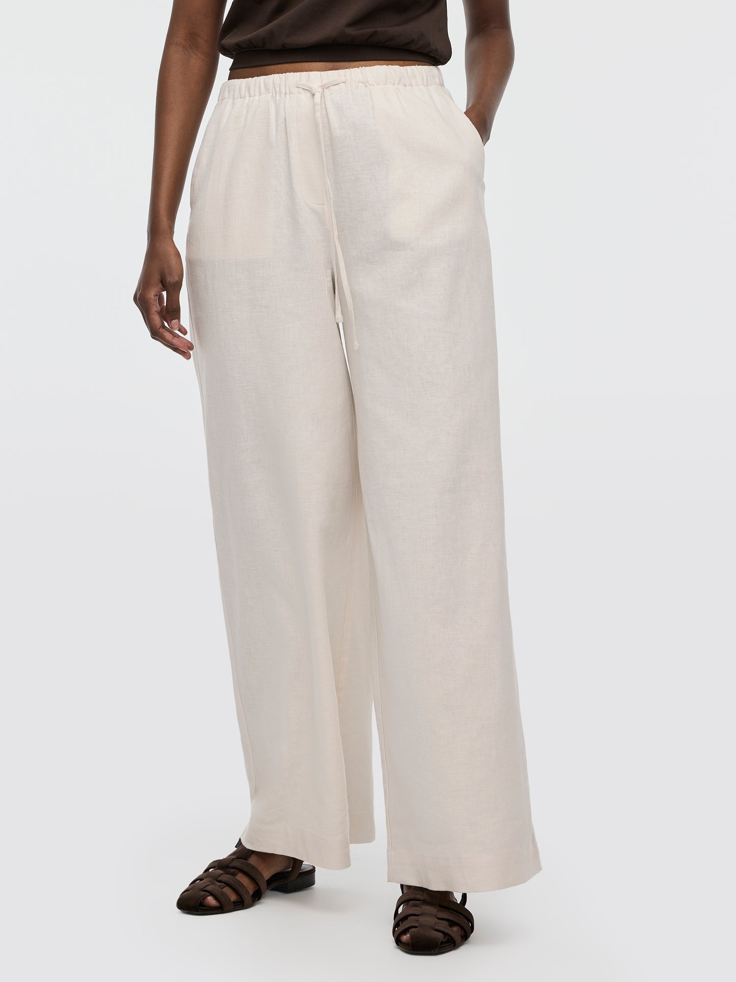 Wide-Leg Linen-Blend Pant