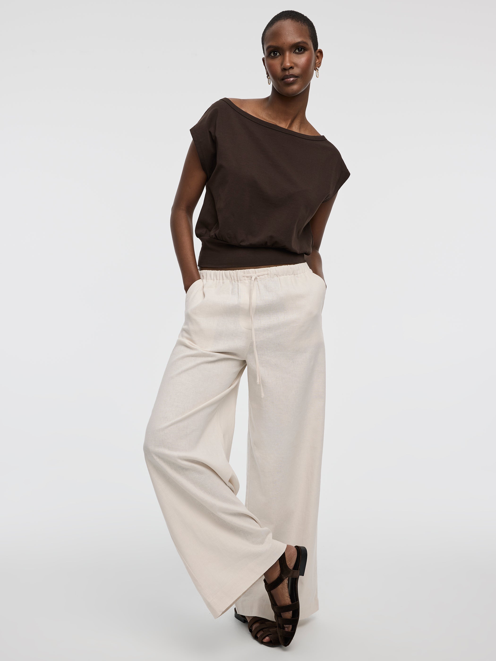 Wide-Leg Linen-Blend Pant