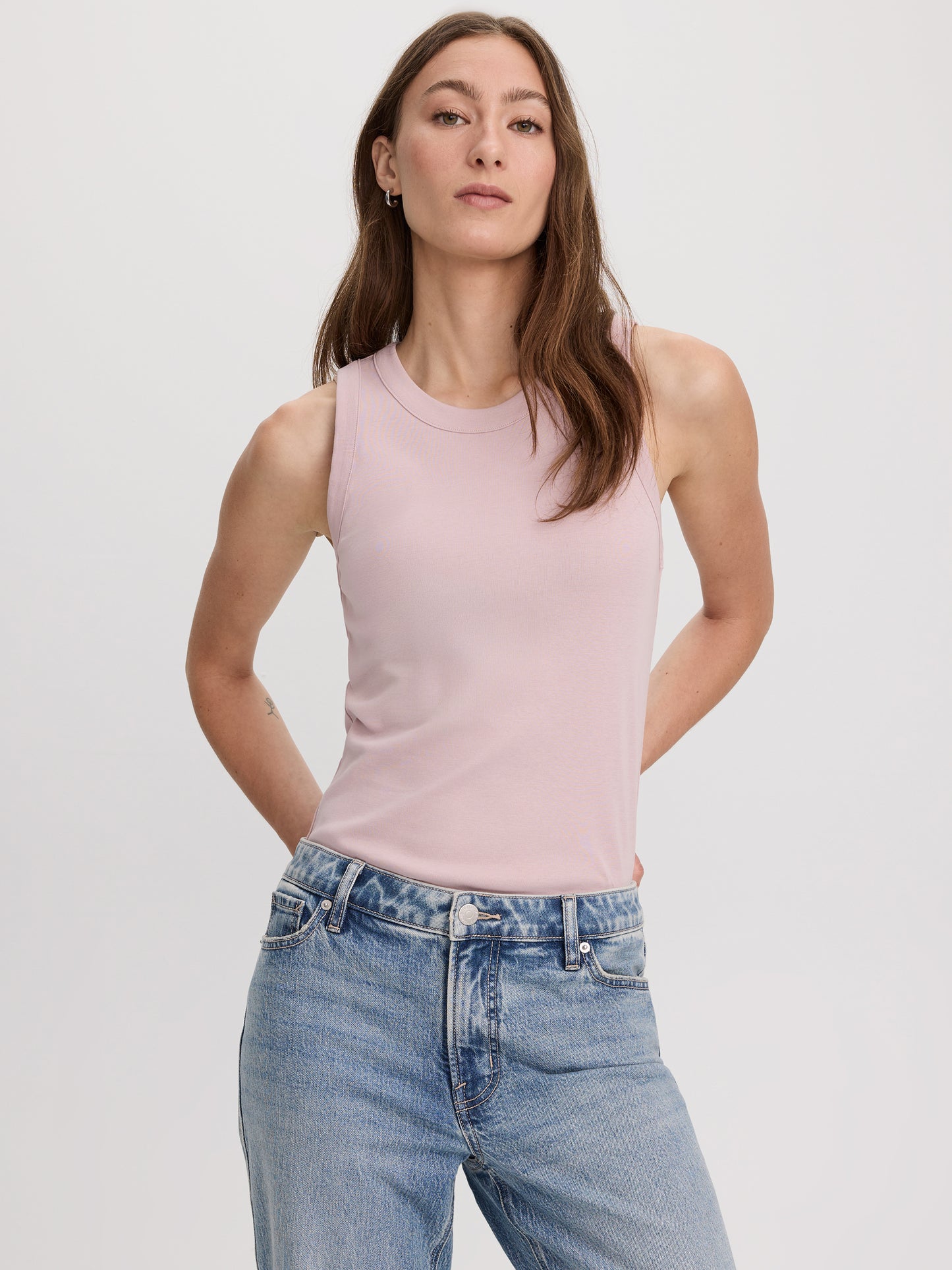 Ribbed Crew-Neck Tank - R Essentials