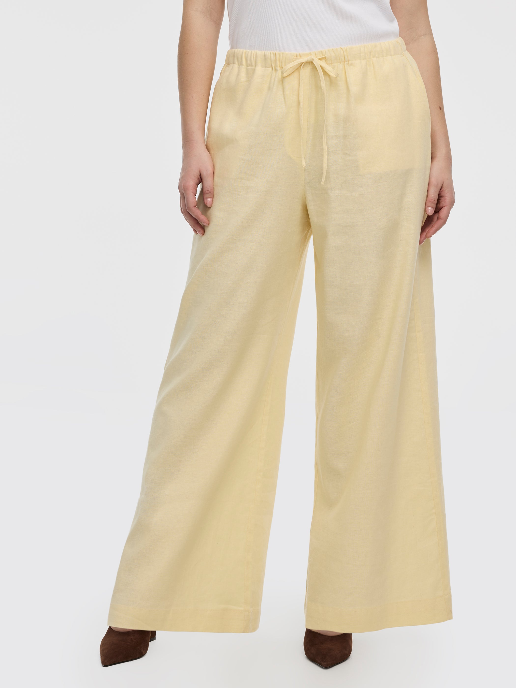 Wide-Leg Linen-Blend Pant