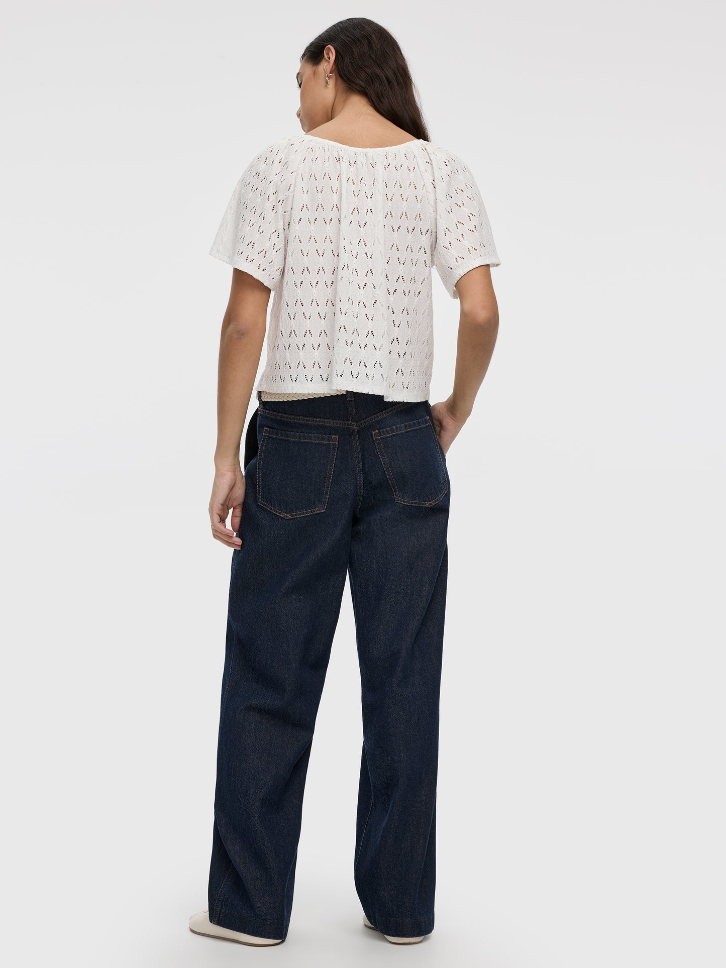 Blouse boutonnée à manches courtes à volants et col V 