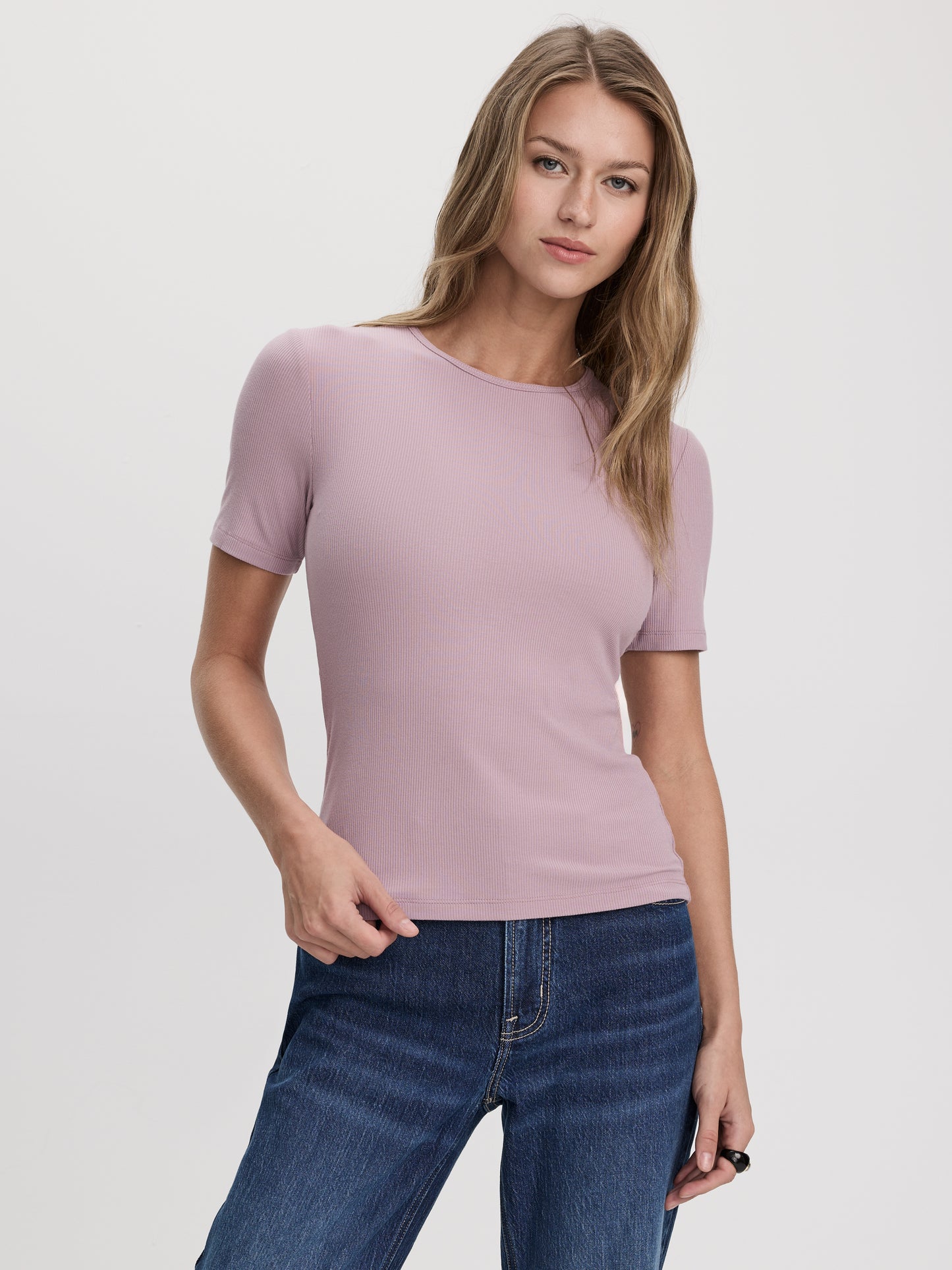 Long-Sleeve Crew-Neck Ribbed T-Shirt - R Essentials