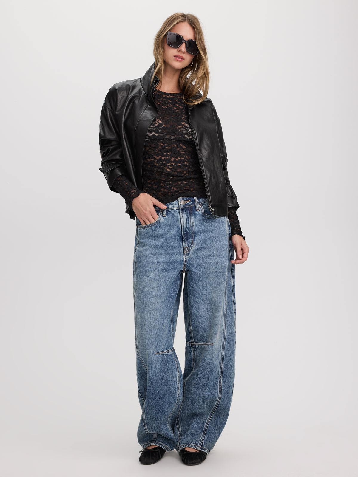 Mid-Rise Barrel Jean