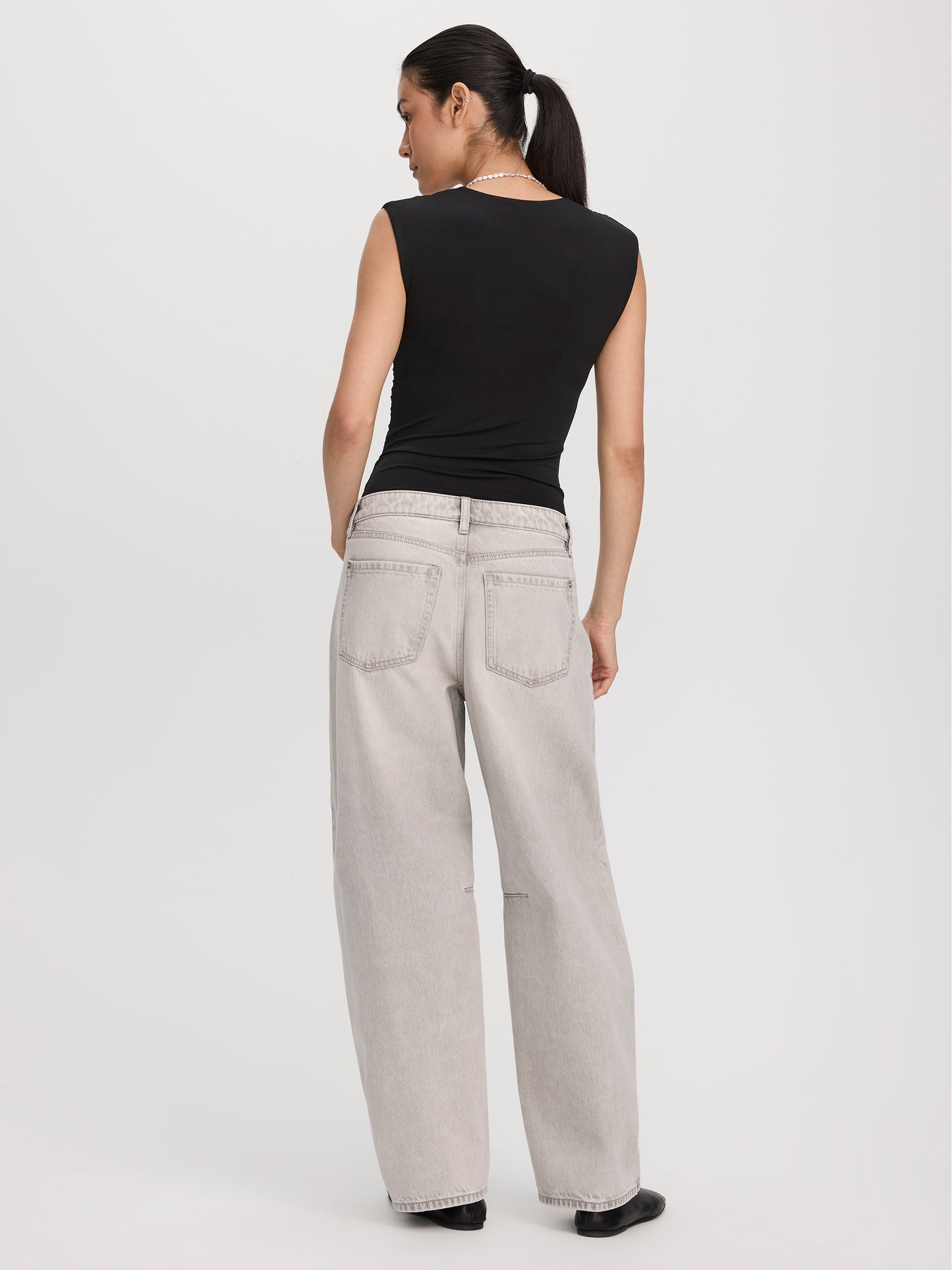 Mid-Rise Barrel Jean
