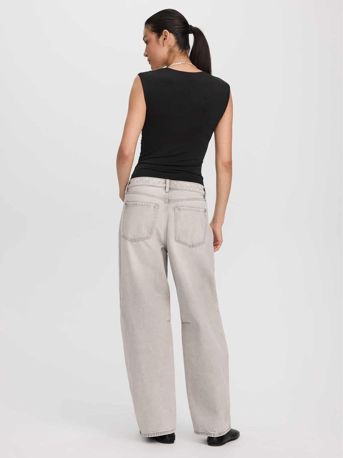 Mid-Rise Barrel Jean