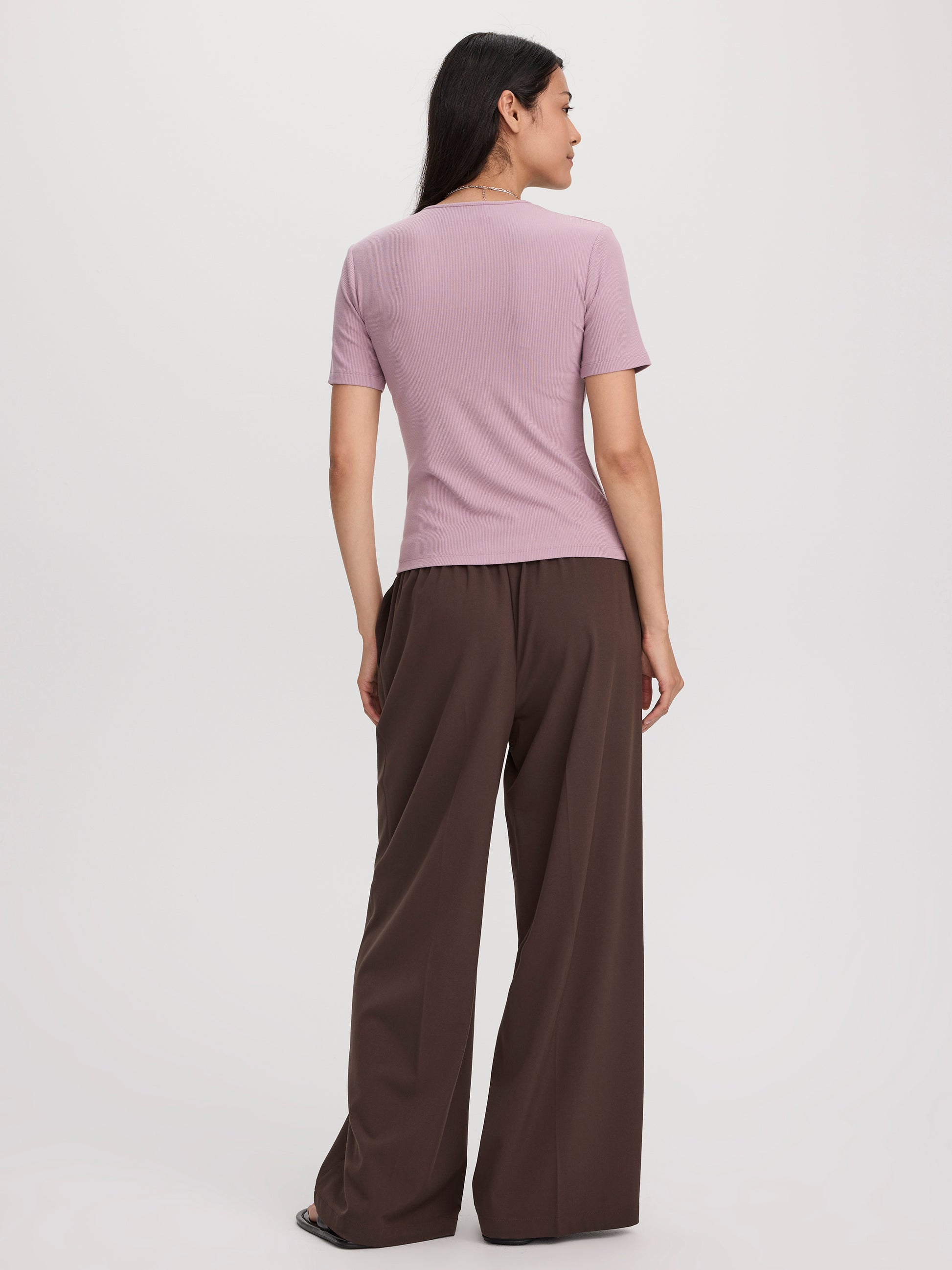 Long-Sleeve Crew-Neck Ribbed T-Shirt - R Essentials