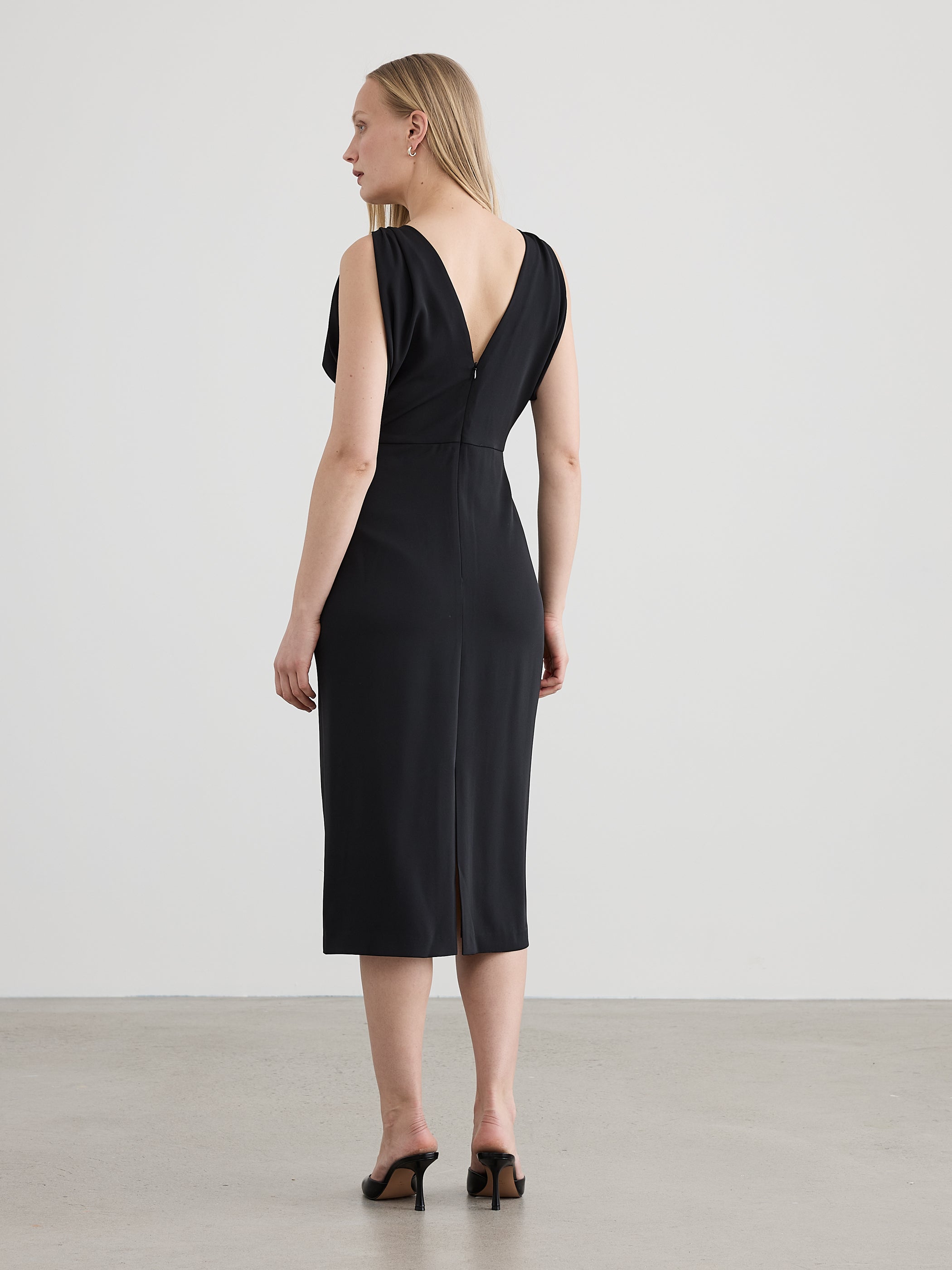 Women's Little Black Dresses: Shop Online | Reitmans Canada Women's Little Black Dresses: Shop Online | Reitmans Canada