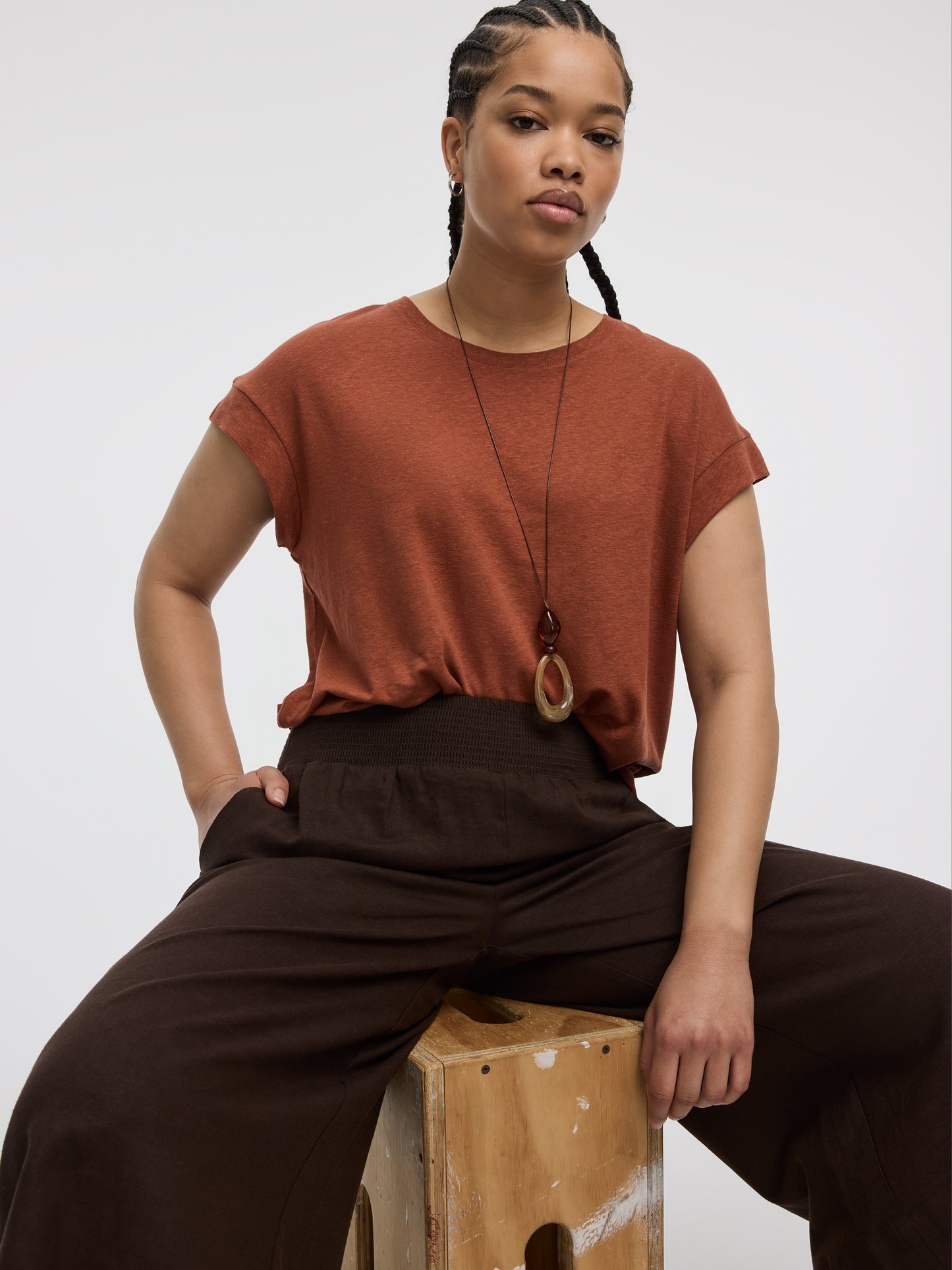 Linen-Blend Extended-Sleeve Crew-Neck Tee