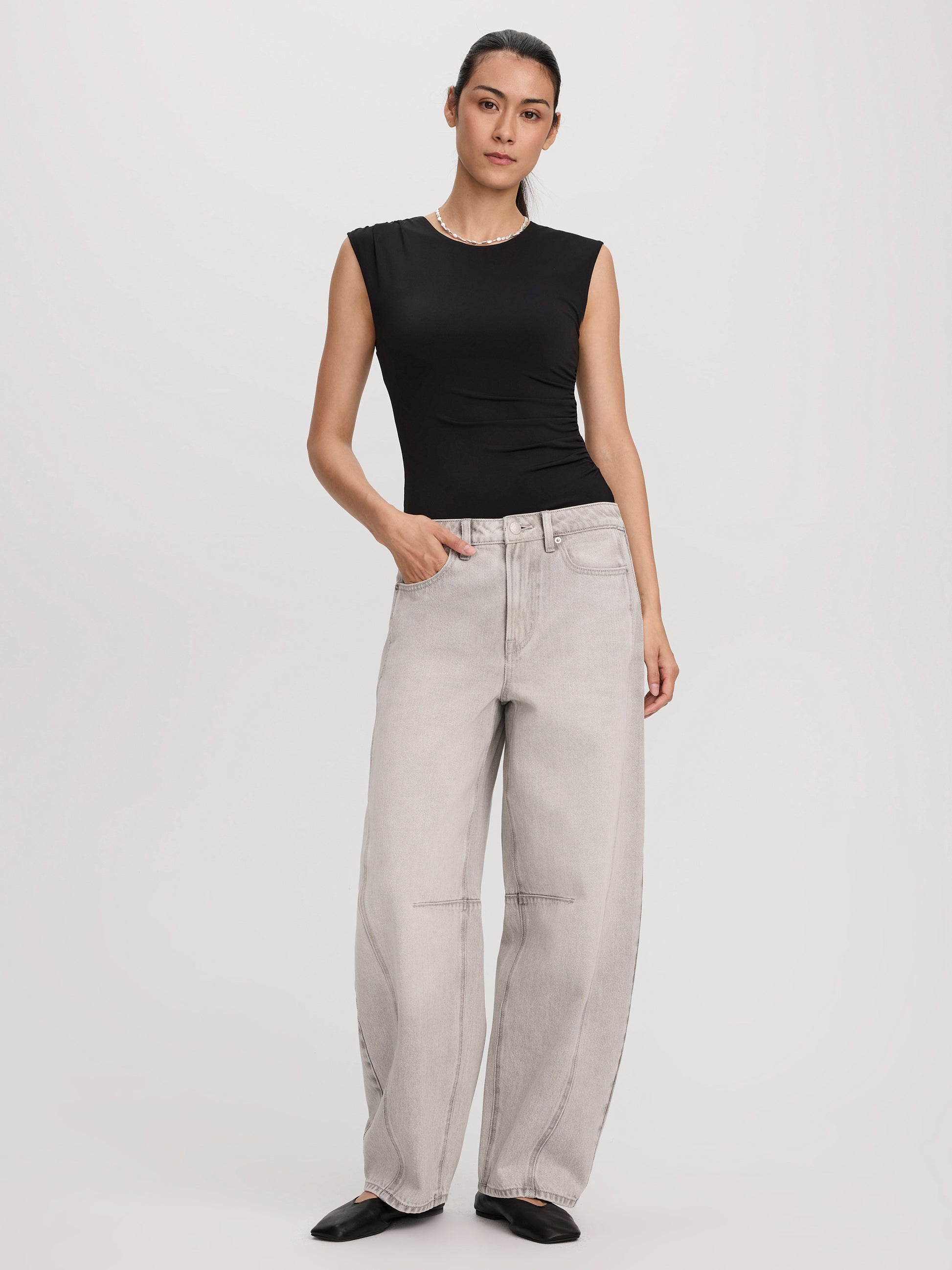 Mid-Rise Barrel Jean