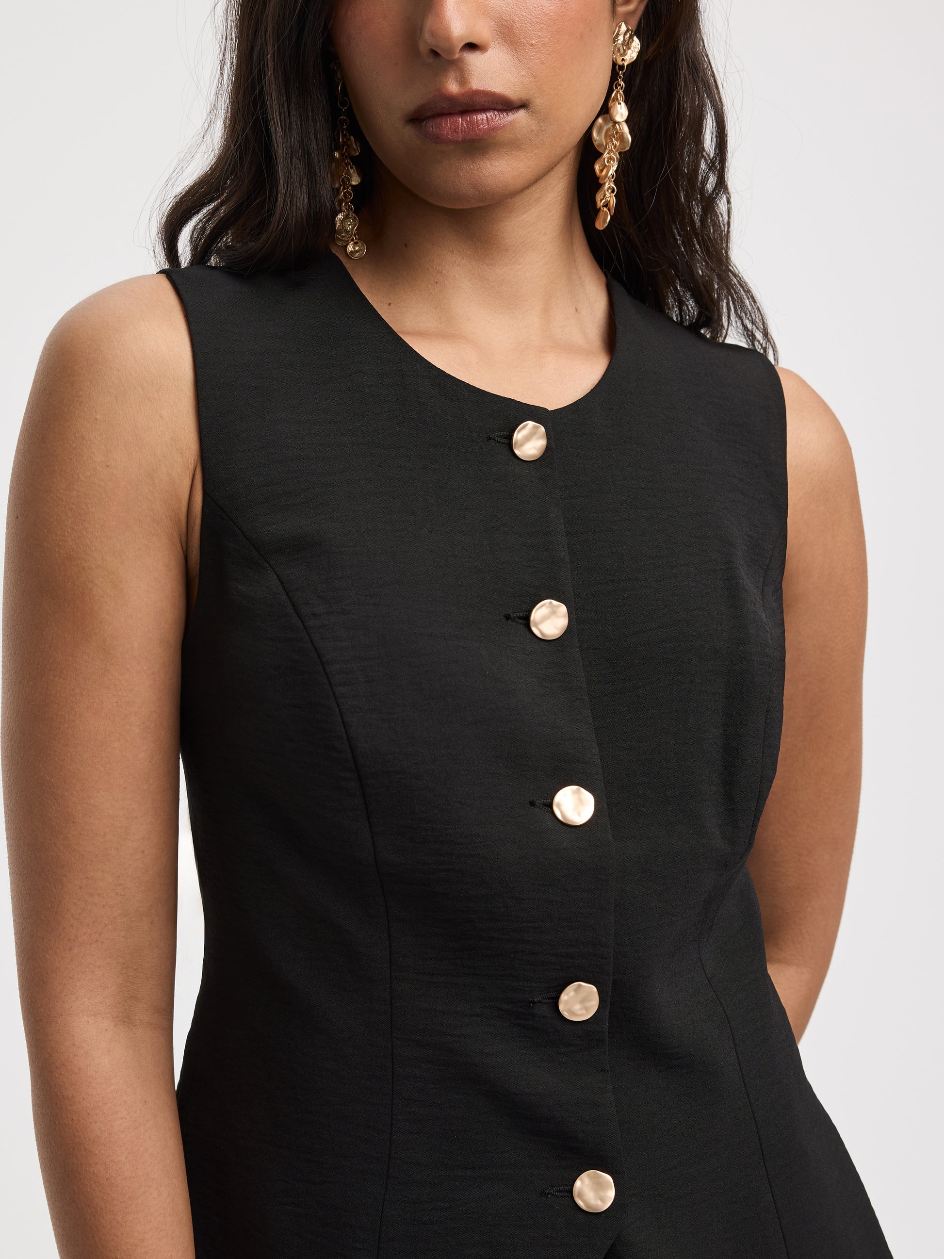 Sleeveless Fitted Vest