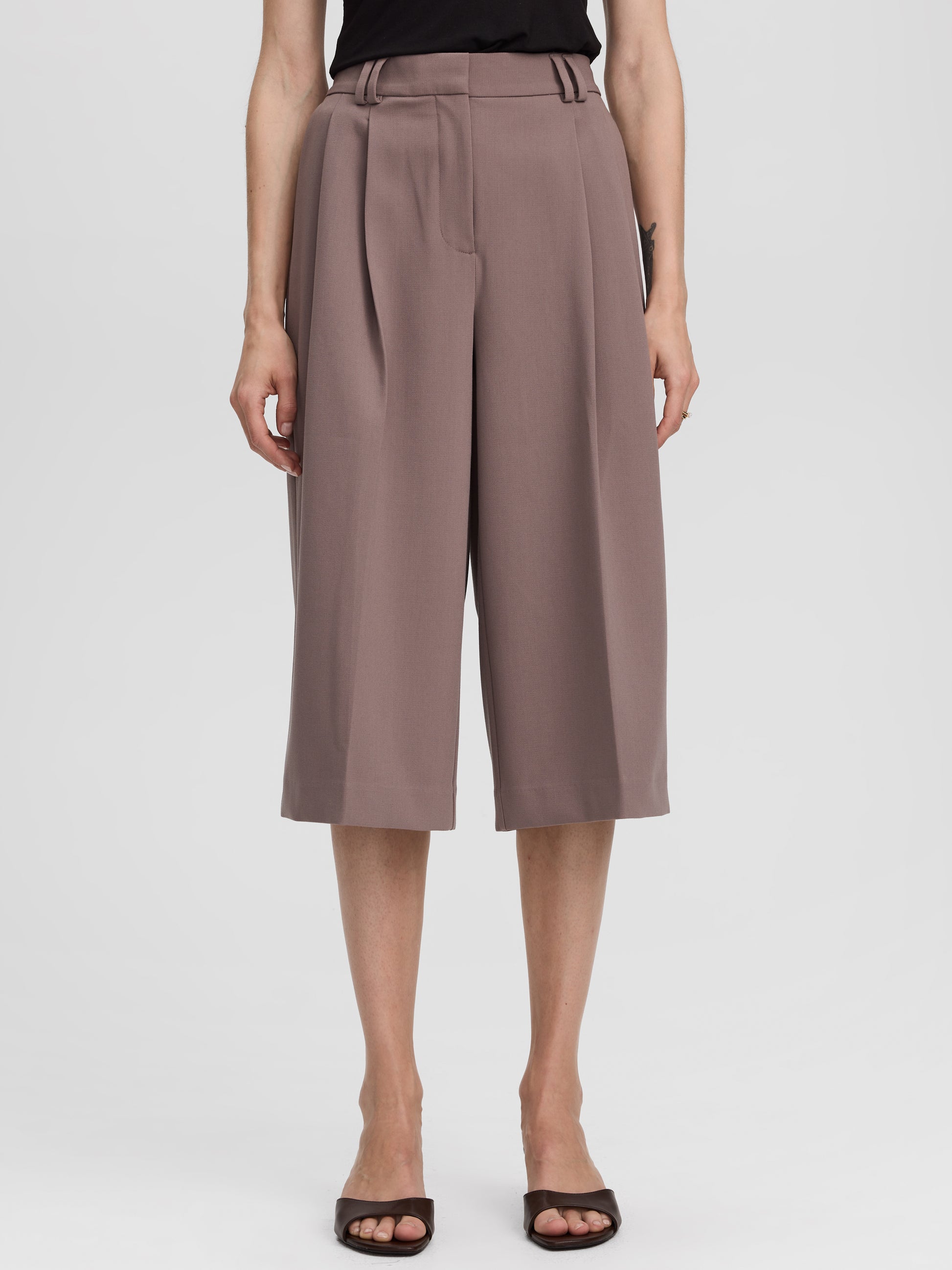 Pleated Bermuda Shorts