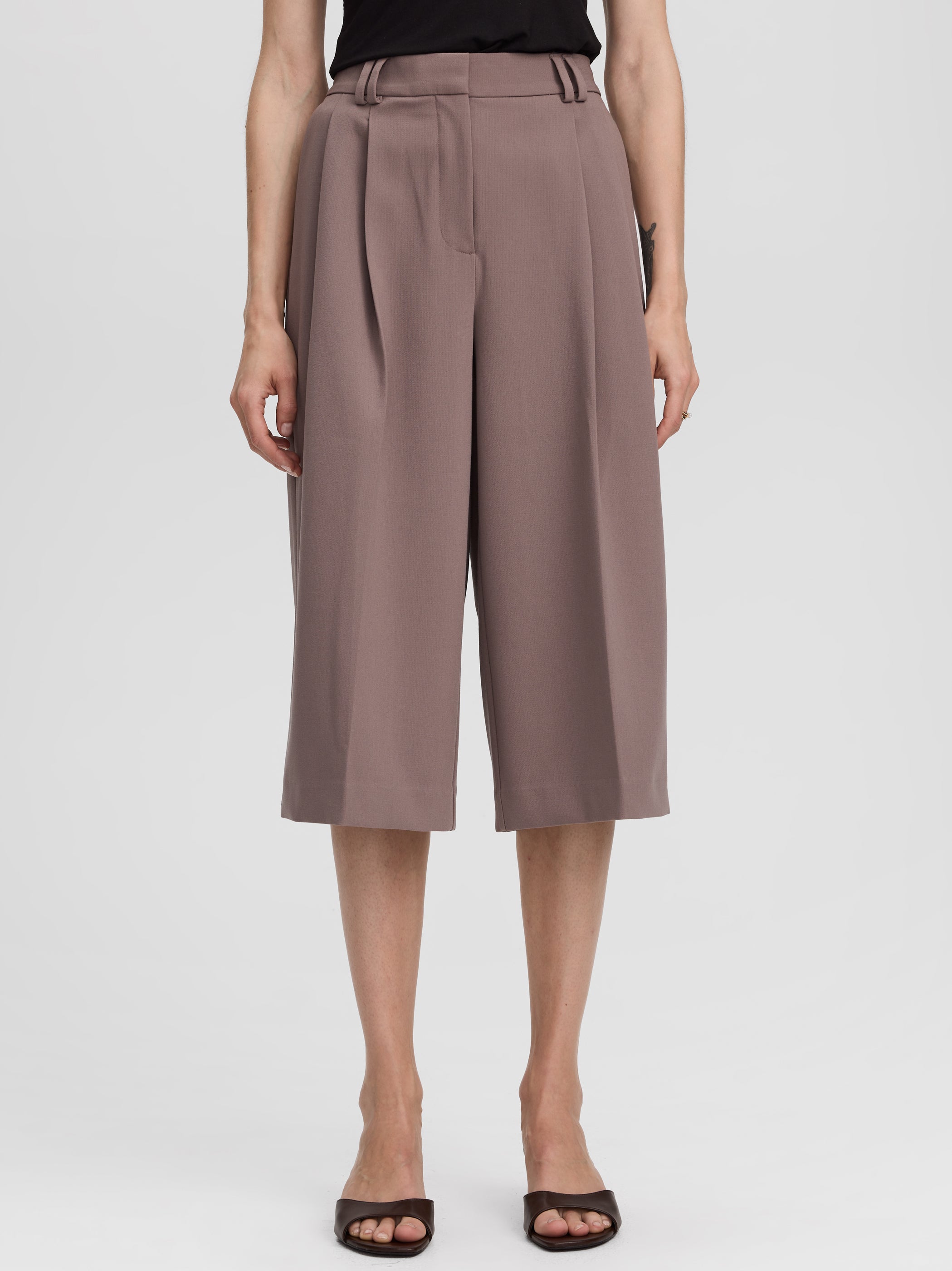 Pleated Bermuda Shorts
