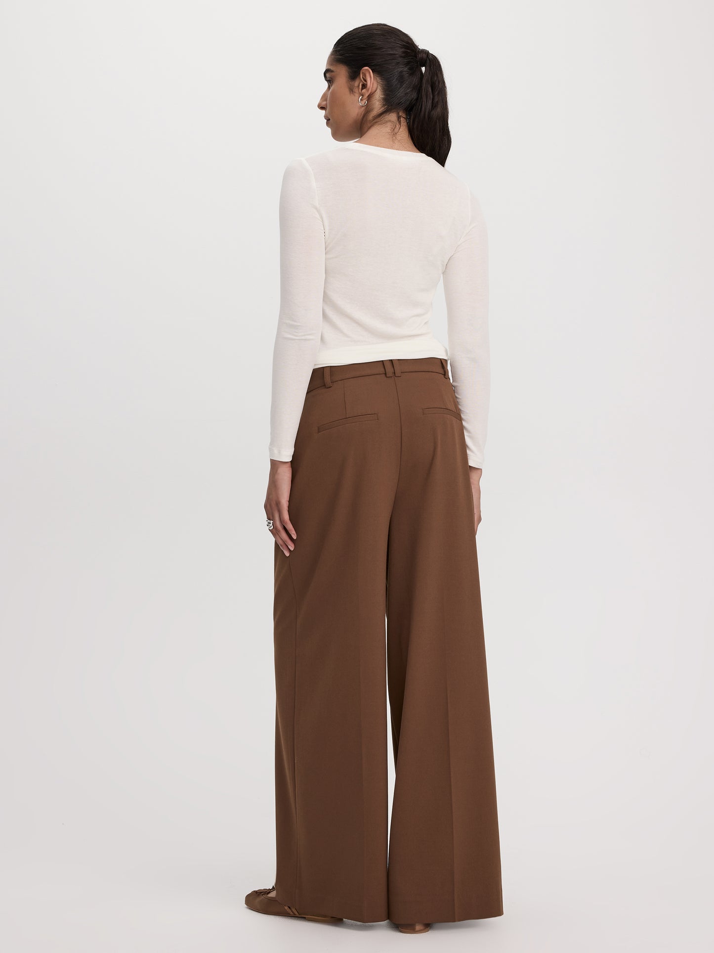 Wide-Leg High-Rise Pants - The Timeless
