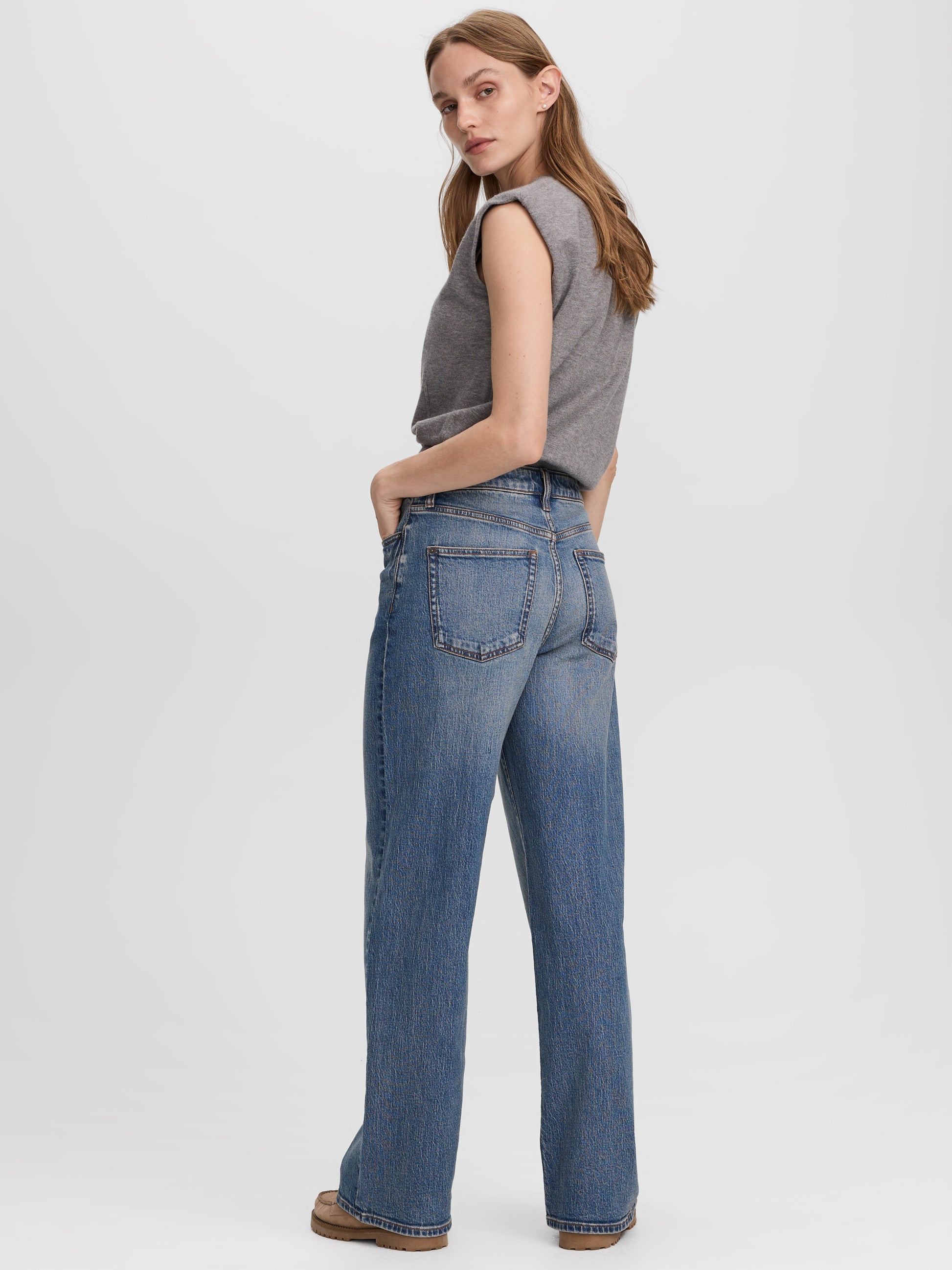 Wide-Leg Mid-Rise Jean
