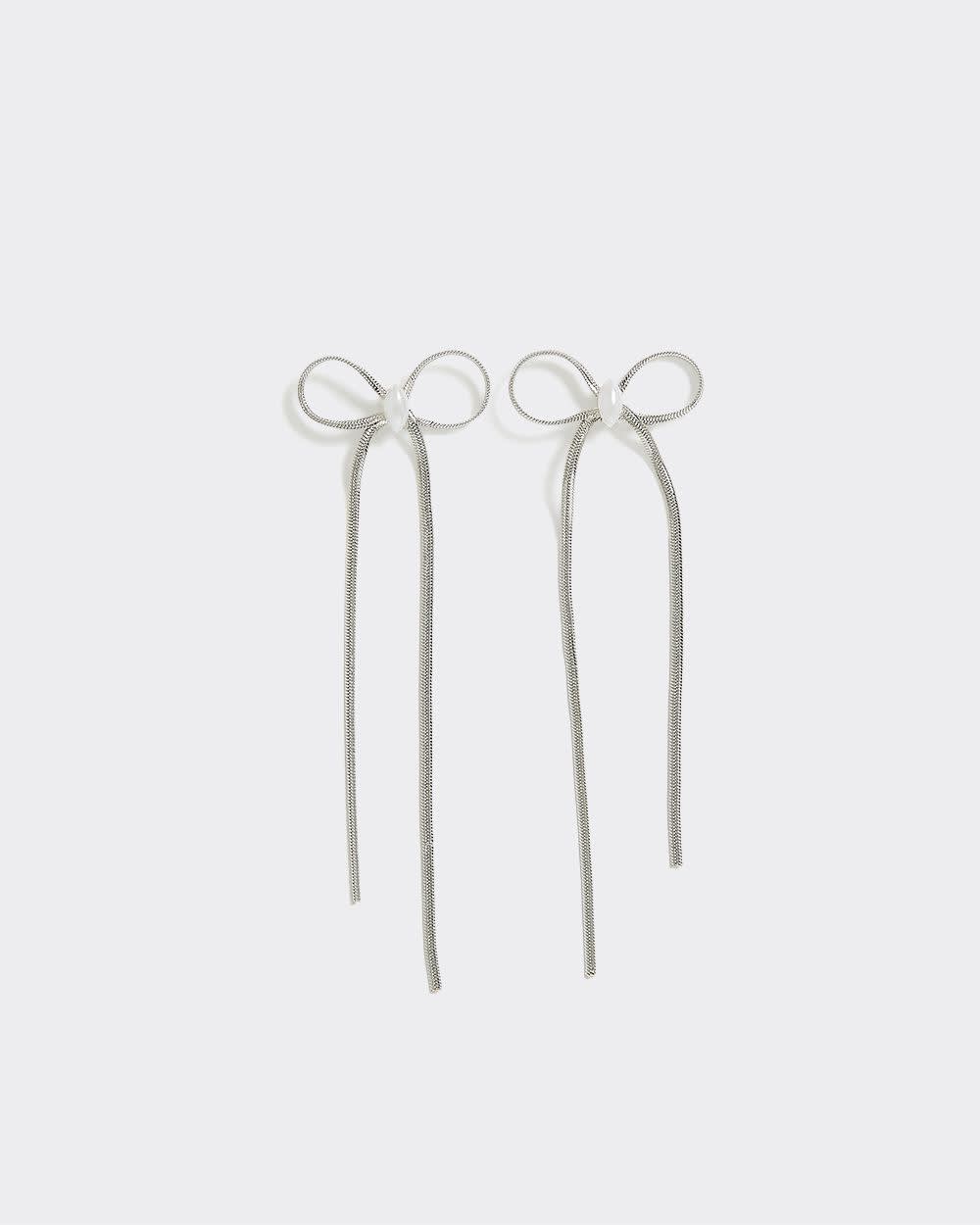 Boucles d'oreilles délicates en forme de boucle avec perles